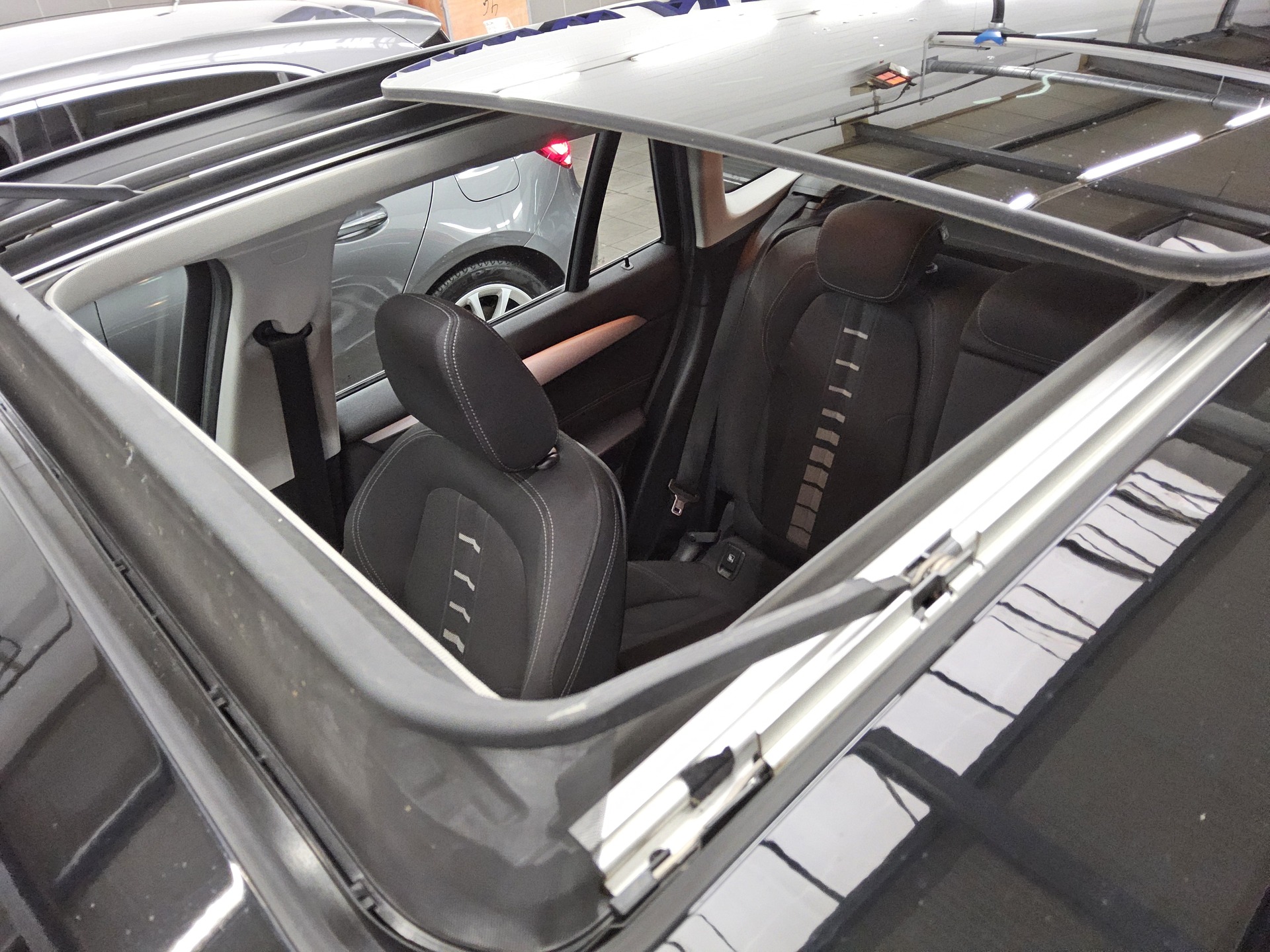 BMW X1 xDrive20d Advantage Navi LED Pano HiFi AHK 11