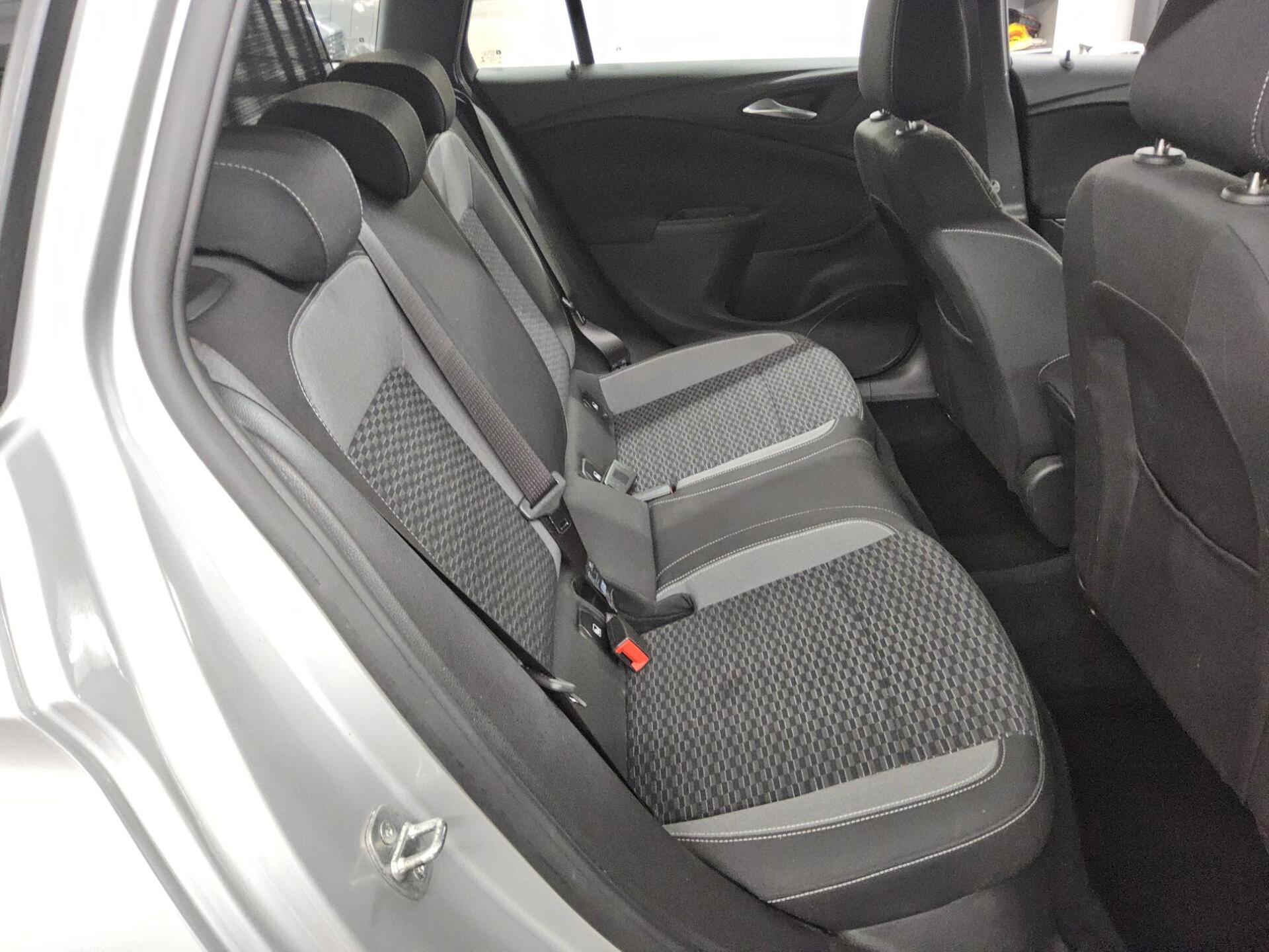 Opel Astra ST 1.5 D Edition Navi LED PDC Shz 13