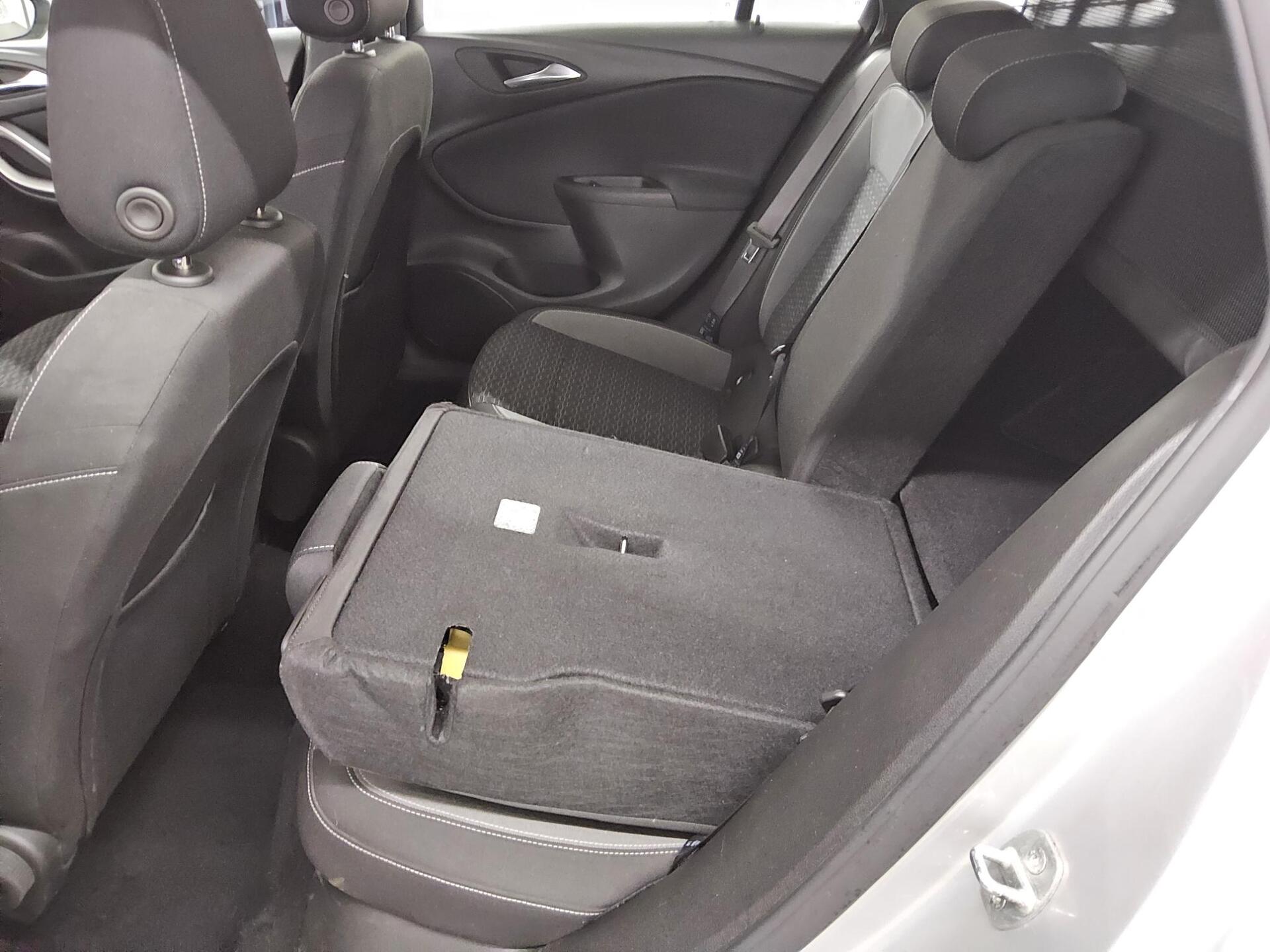 Opel Astra ST 1.5 D Edition Navi LED PDC Shz 12