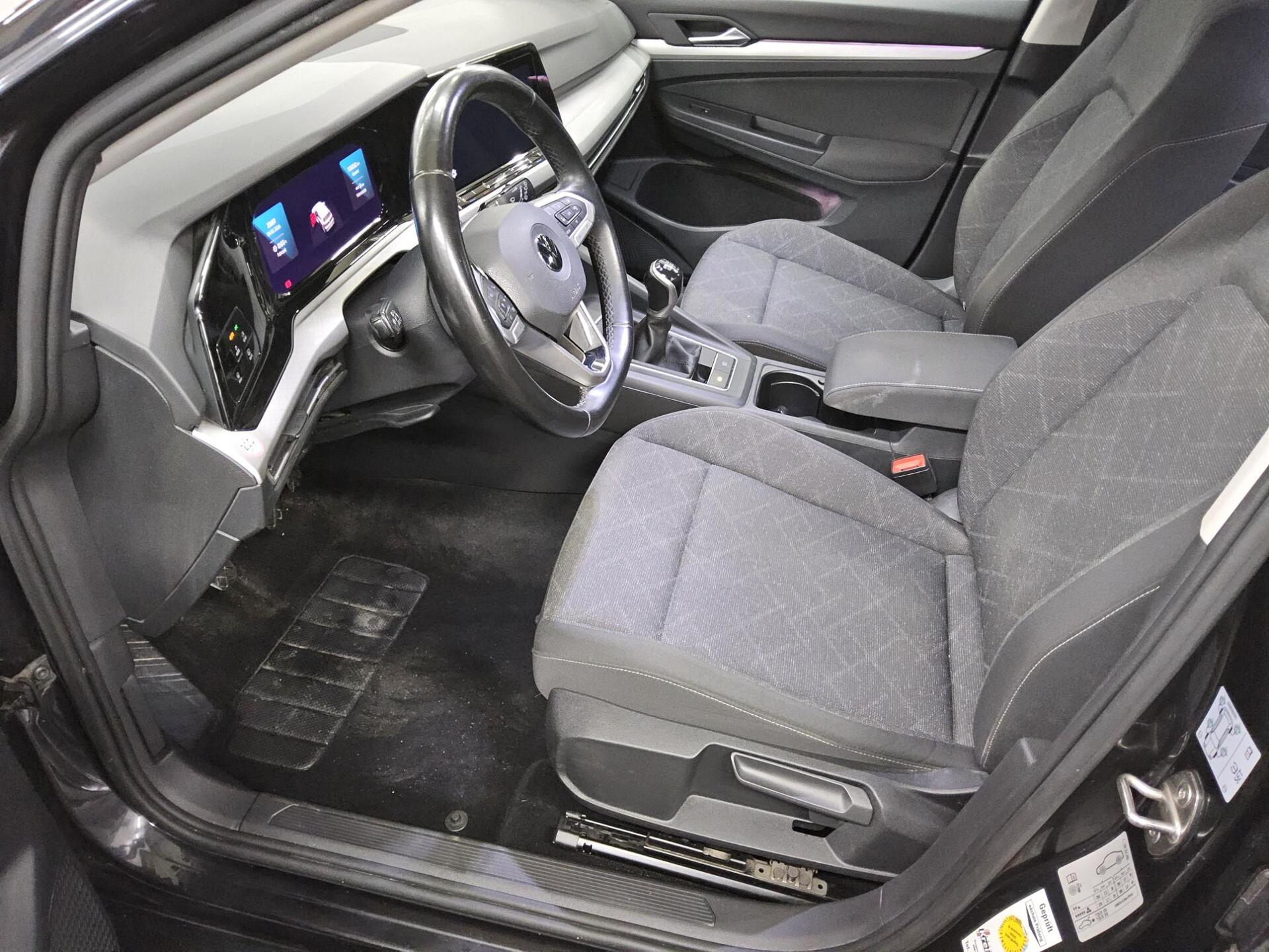 Volkswagen Golf-8 2.0 TDI Life Navi DC LED Shz ACC PDC AHK 9