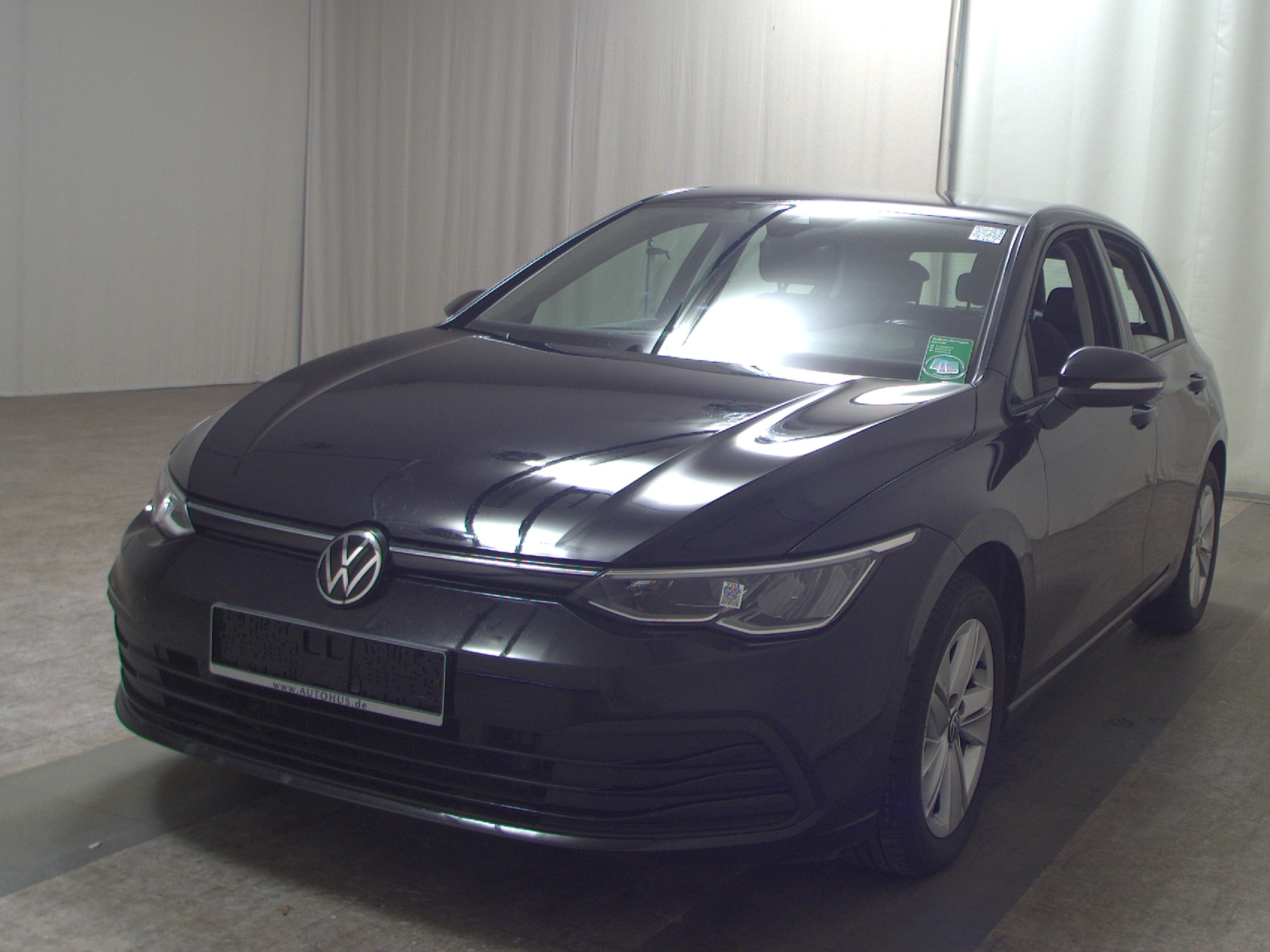 Volkswagen Golf-8 2.0 TDI Life Navi DC LED Shz ACC PDC AHK 2
