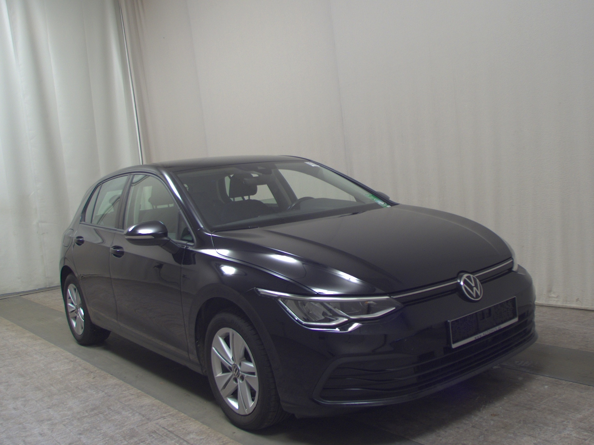 Volkswagen Golf-8 2.0 TDI Life Navi DC LED Shz ACC PDC AHK 3