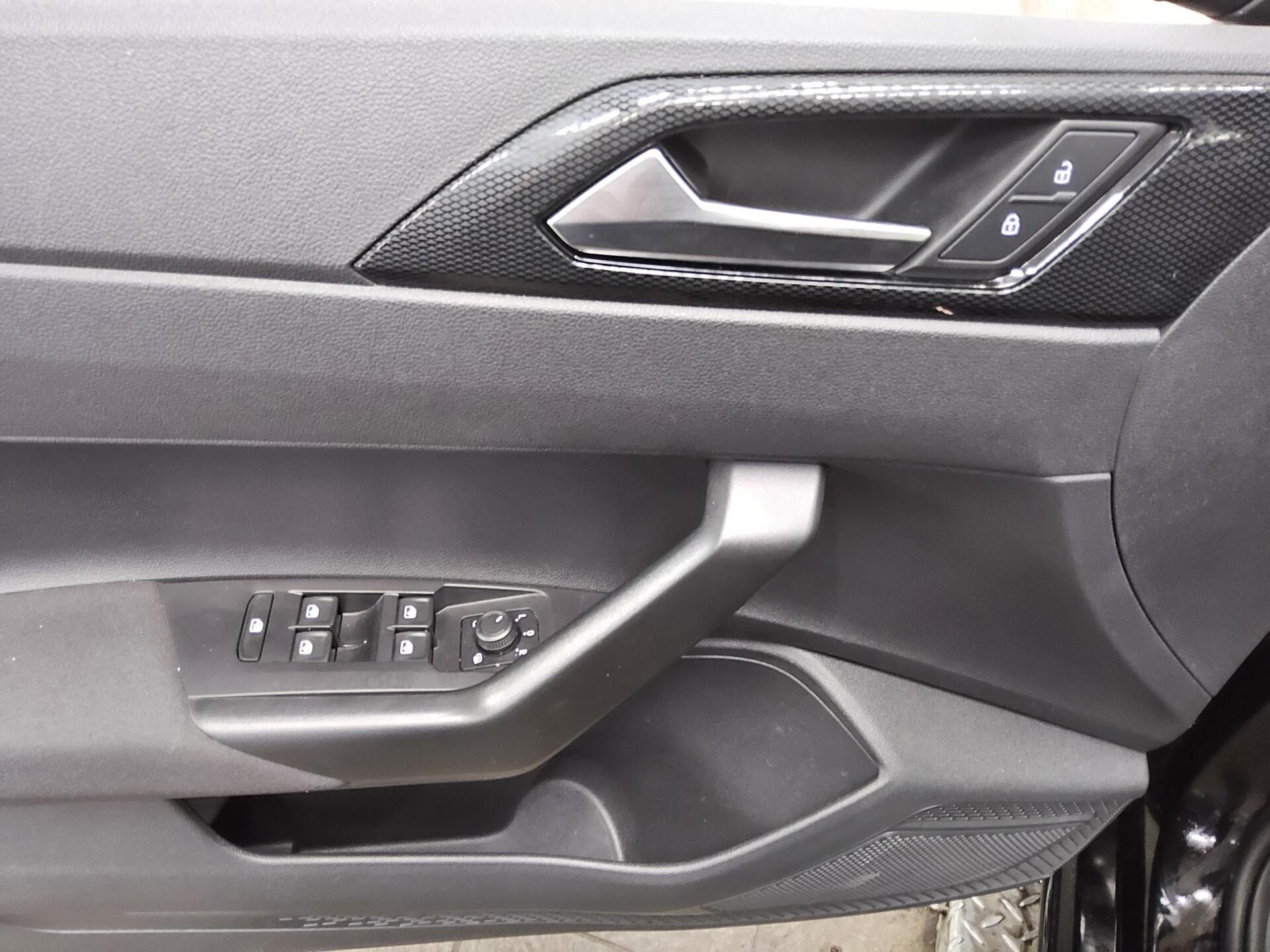 Volkswagen Polo 1.0 TSI Life Navi LED AID PDC 10