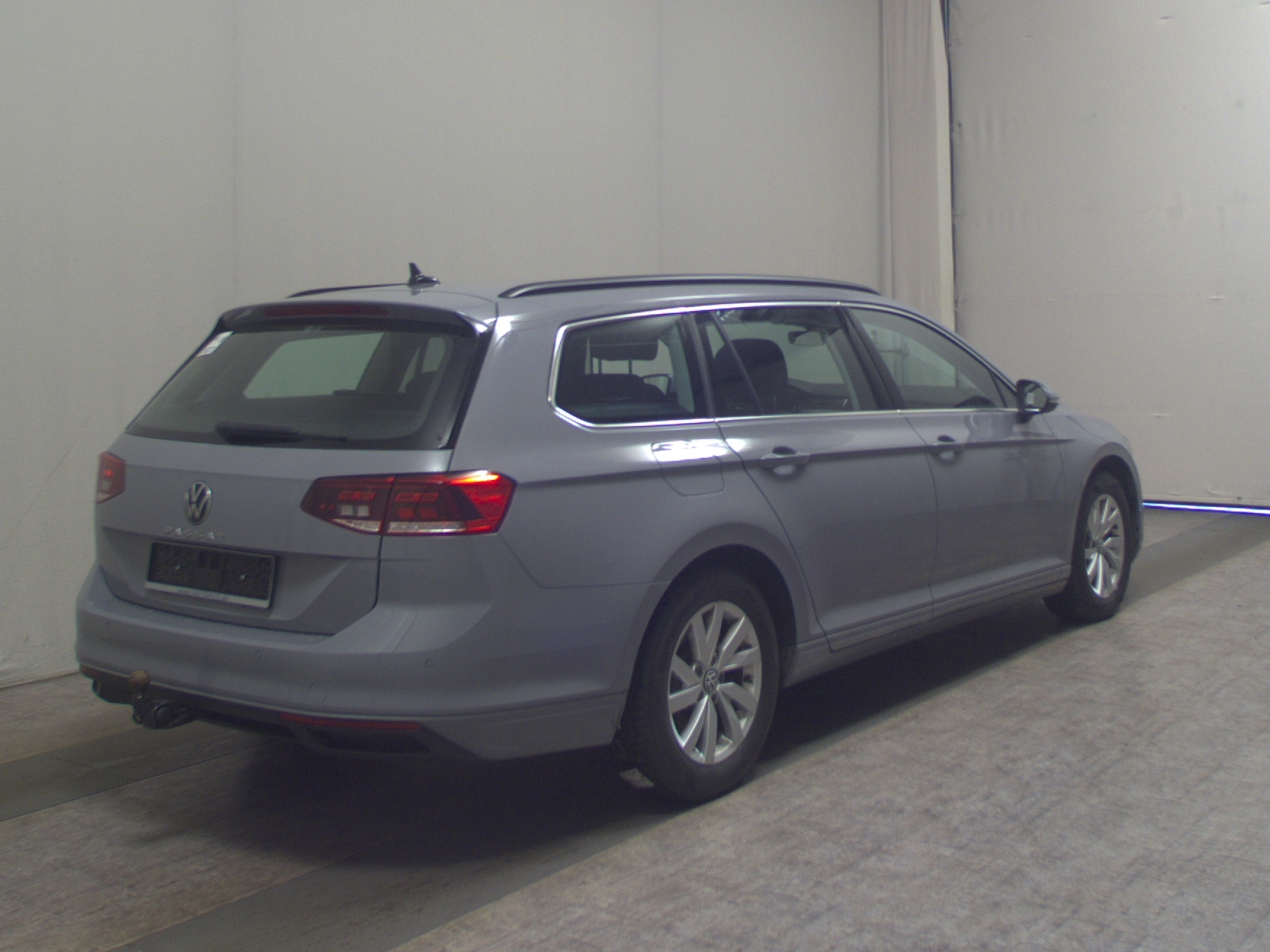 Volkswagen Passat Var. 2.0 TDI Business Navi LED RfK AHK 4