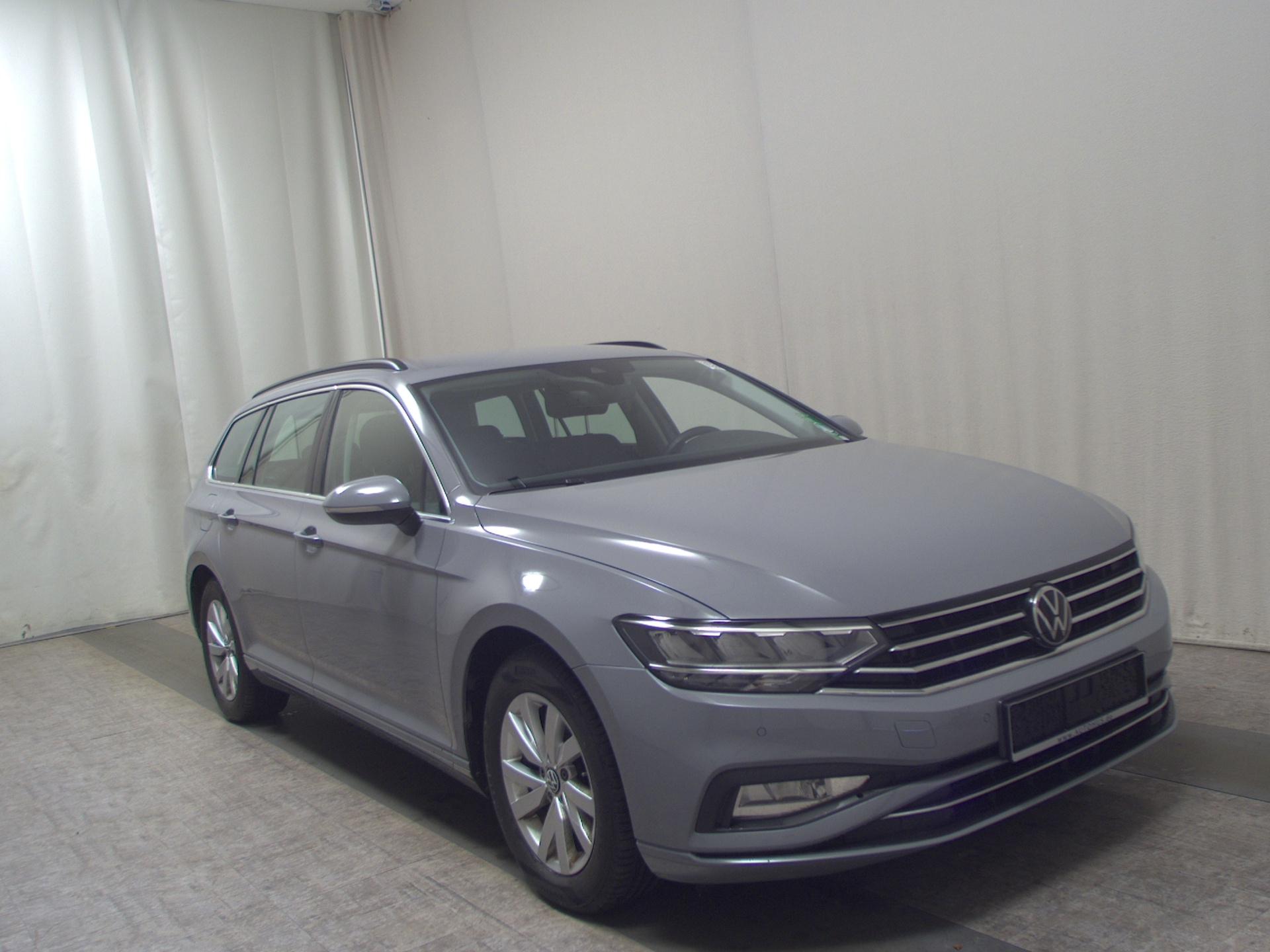 Volkswagen Passat Var. 2.0 TDI Business Navi LED RfK AHK 3