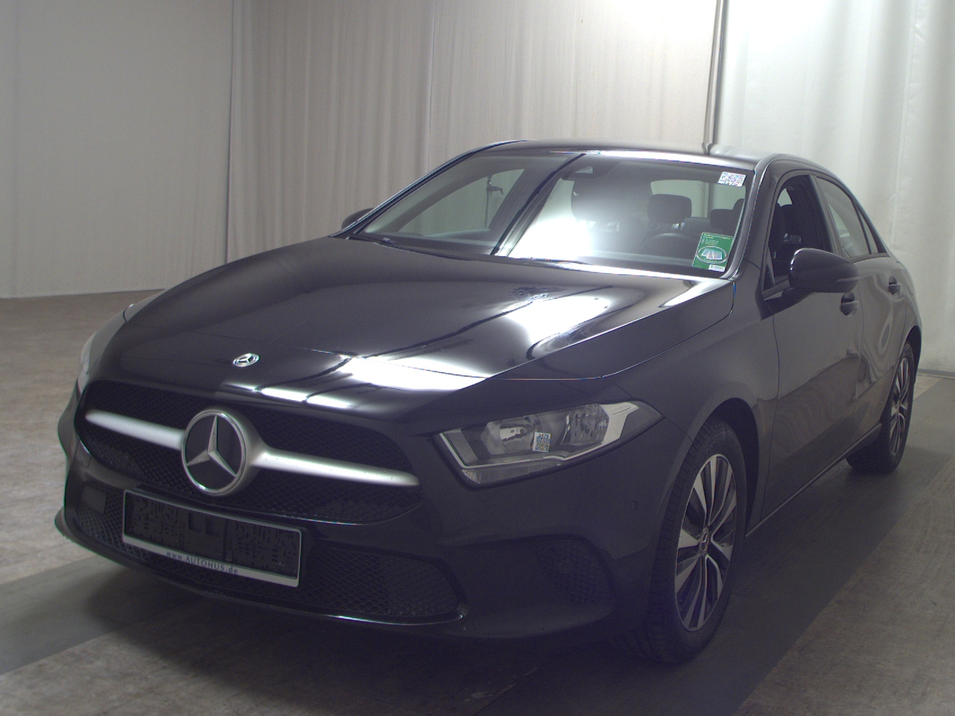 Mercedes-Benz A 250 Lim. e Navi MBUX PDC SHZ Tempomat 2