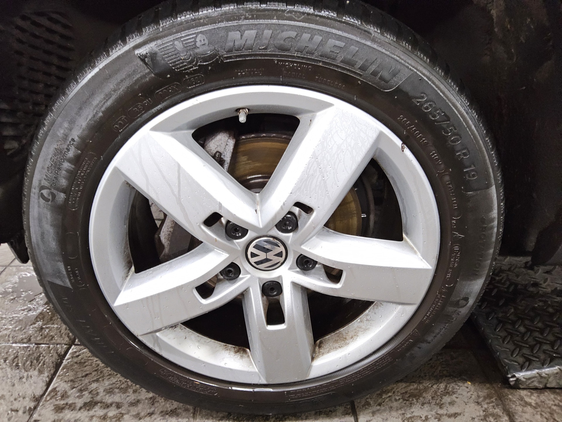 Volkswagen Touareg 3.0 TDI 4M R-Line Luft Leder Navi AHK 10