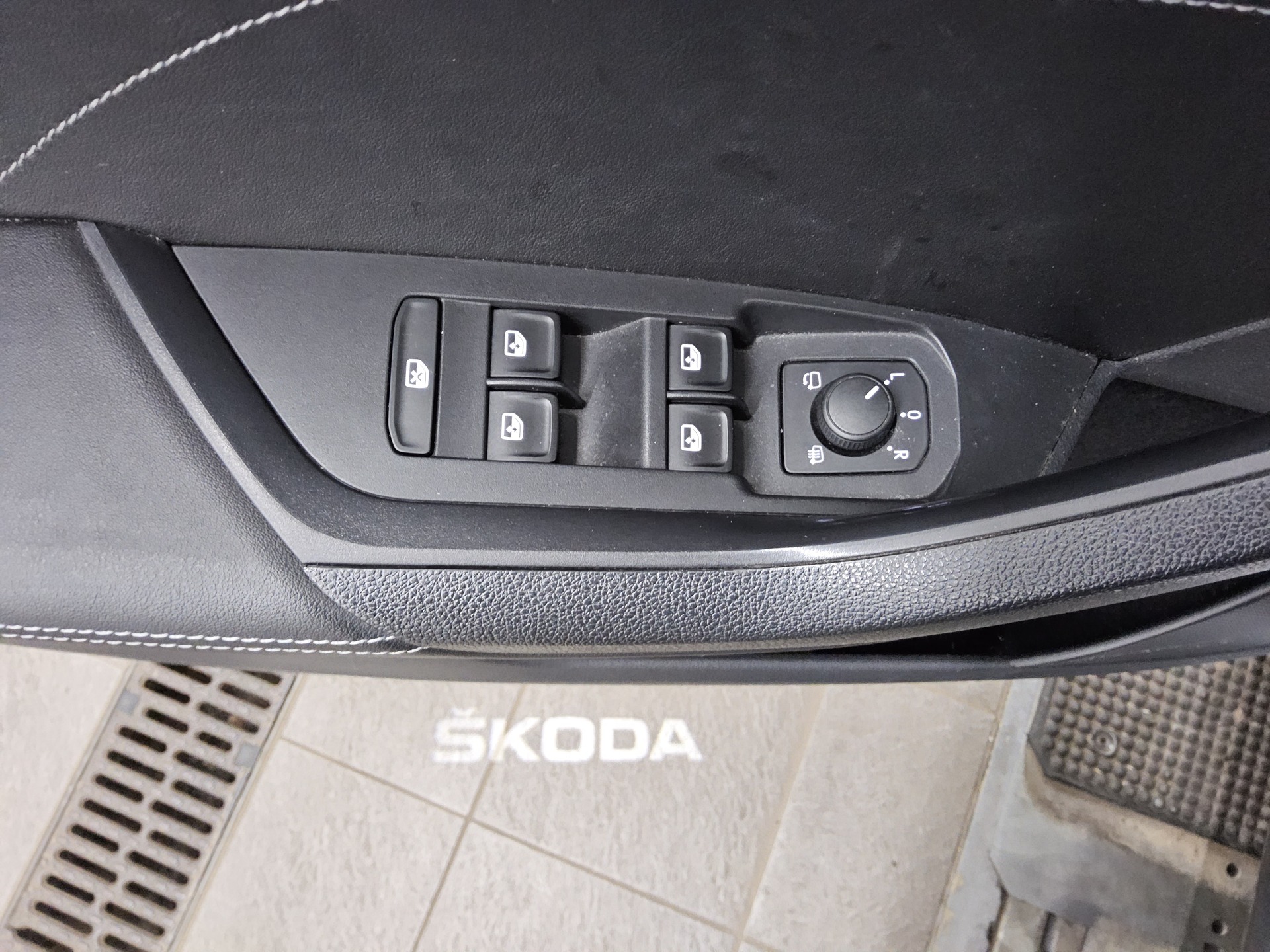 Skoda Kodiaq 2.0 TDI 4x4 L&K DCC Leder Pano vc StHzg 10