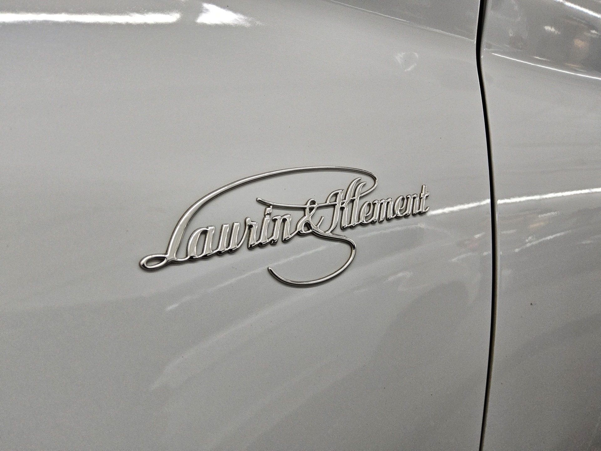 Skoda Kodiaq 2.0 TDI 4x4 L&K DCC Leder Pano vc StHzg 12