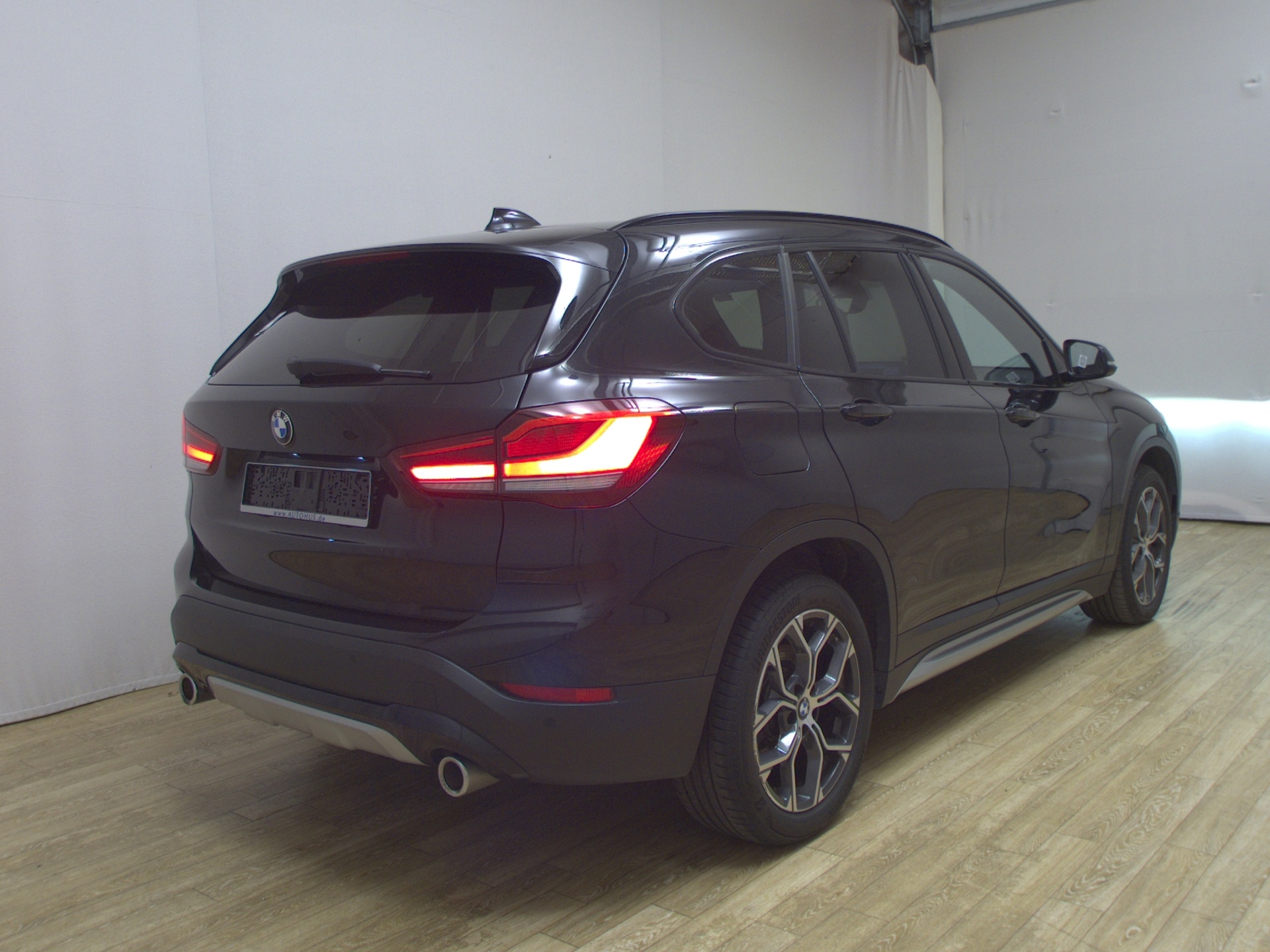 BMW X1 xDrive20d X-Line Leder Pano H-K Navi+ HuD LED 4