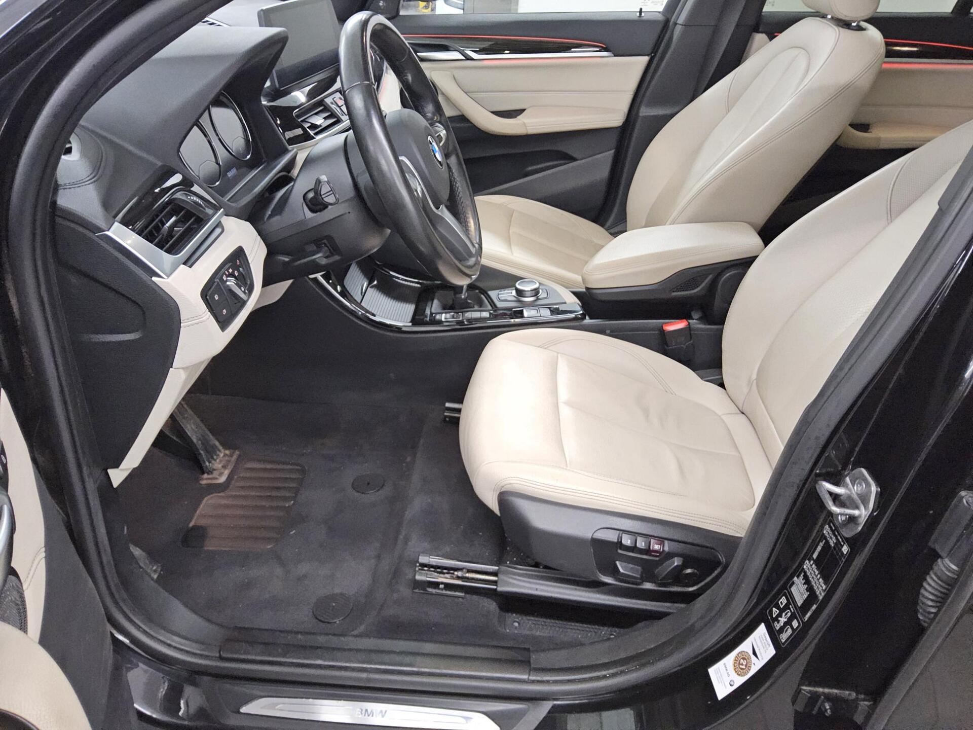 BMW X1 xDrive20d X-Line Leder Pano H-K Navi+ HuD LED 8