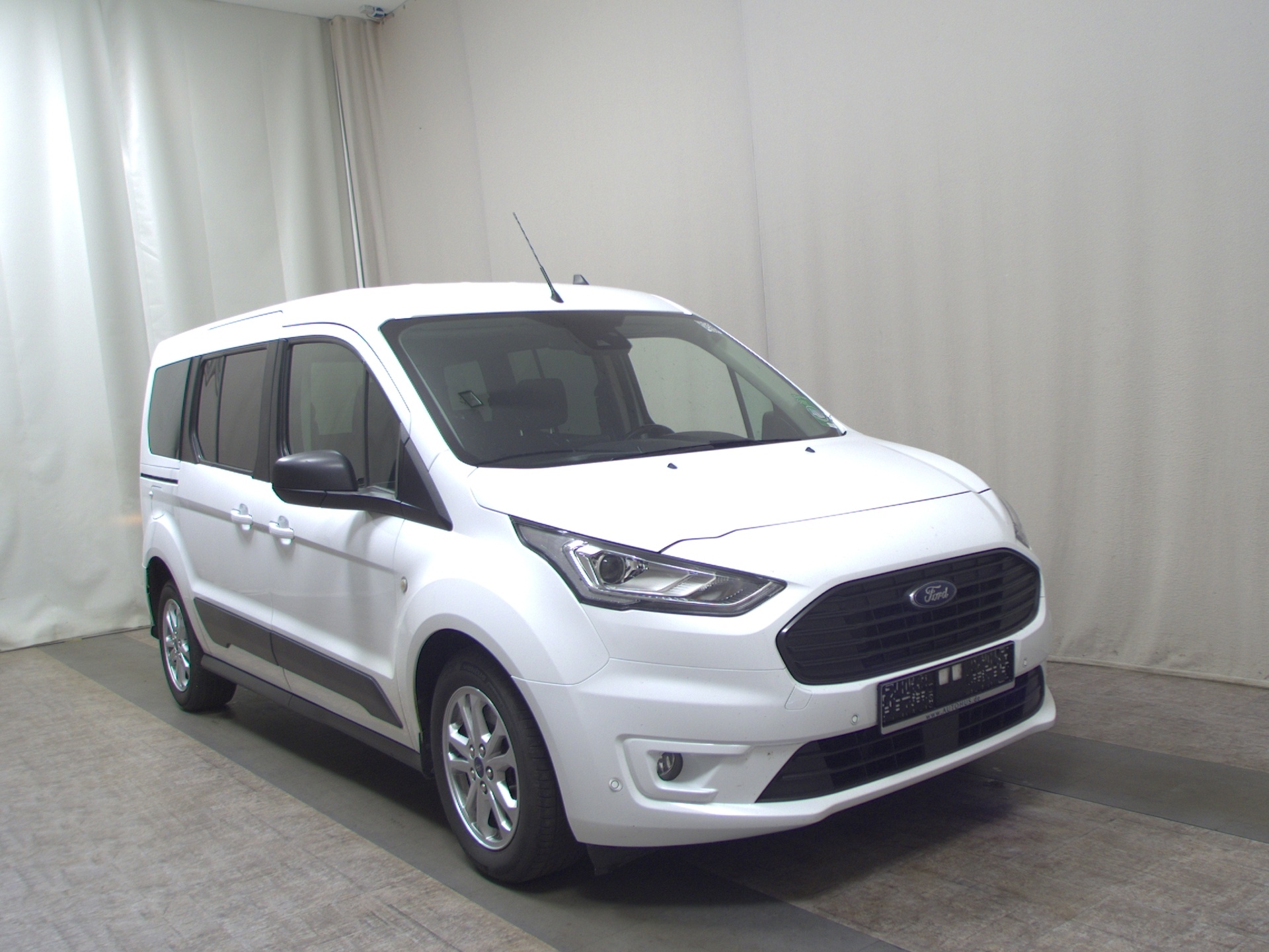 Ford Grand Tourneo Connect 1.5 EB Trend Navi RfK AHK 3