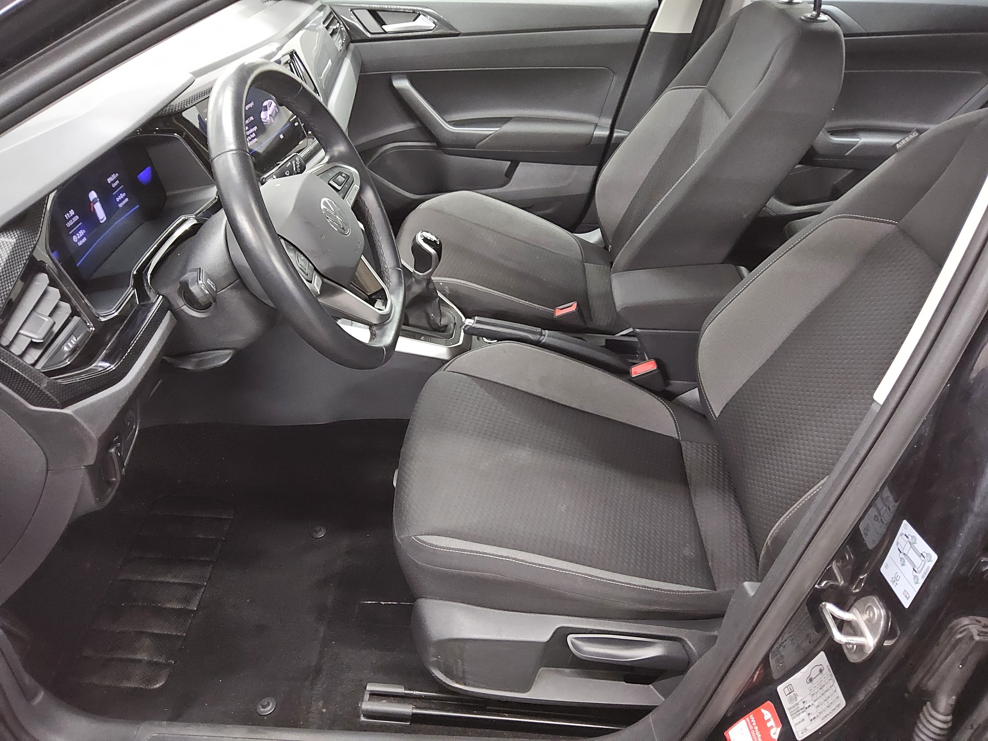 Volkswagen Taigo 1.0 TSI Life NaviDC PDC Shz 9