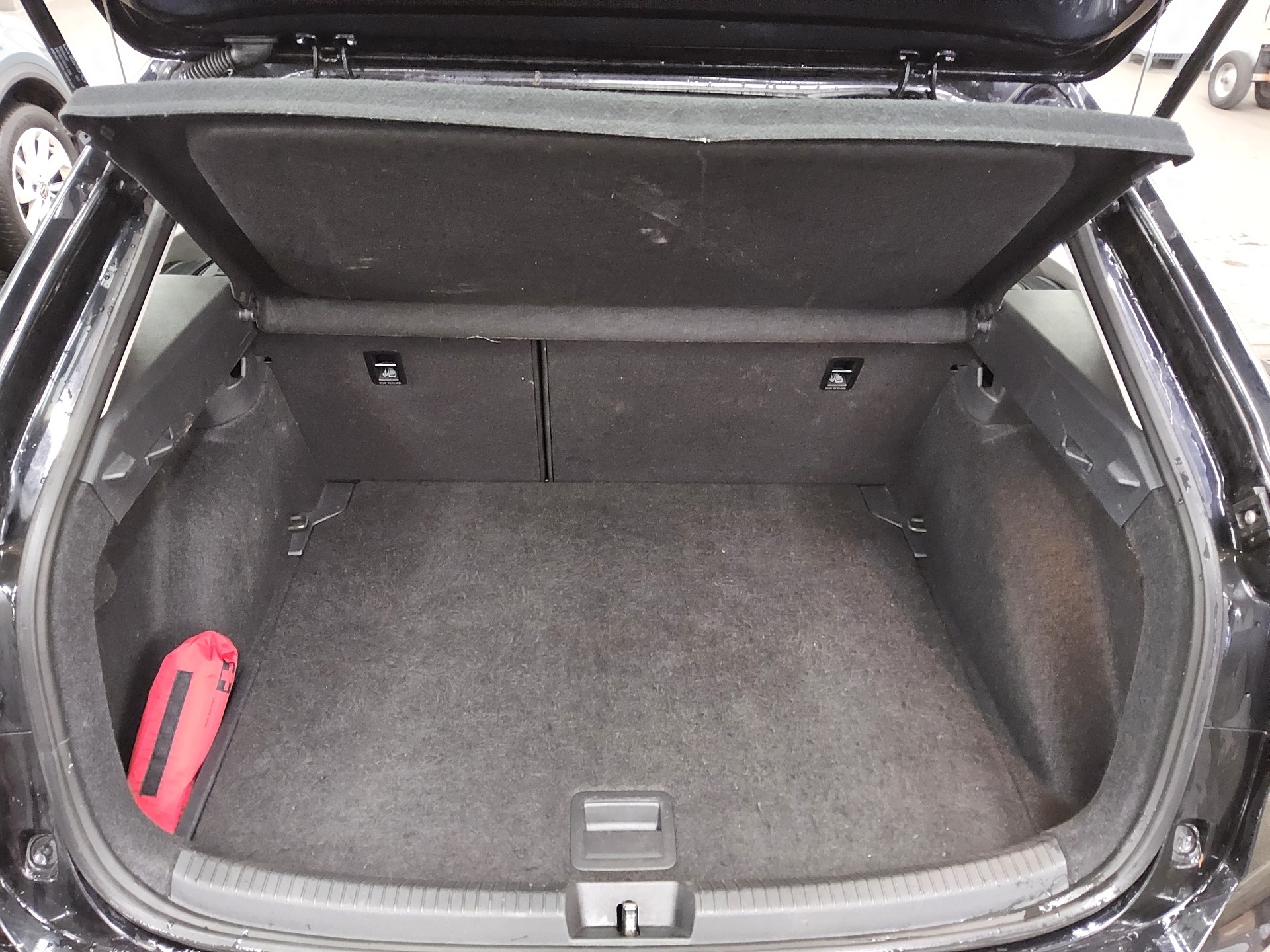 Volkswagen Taigo 1.0 TSI Life NaviDC PDC Shz 12