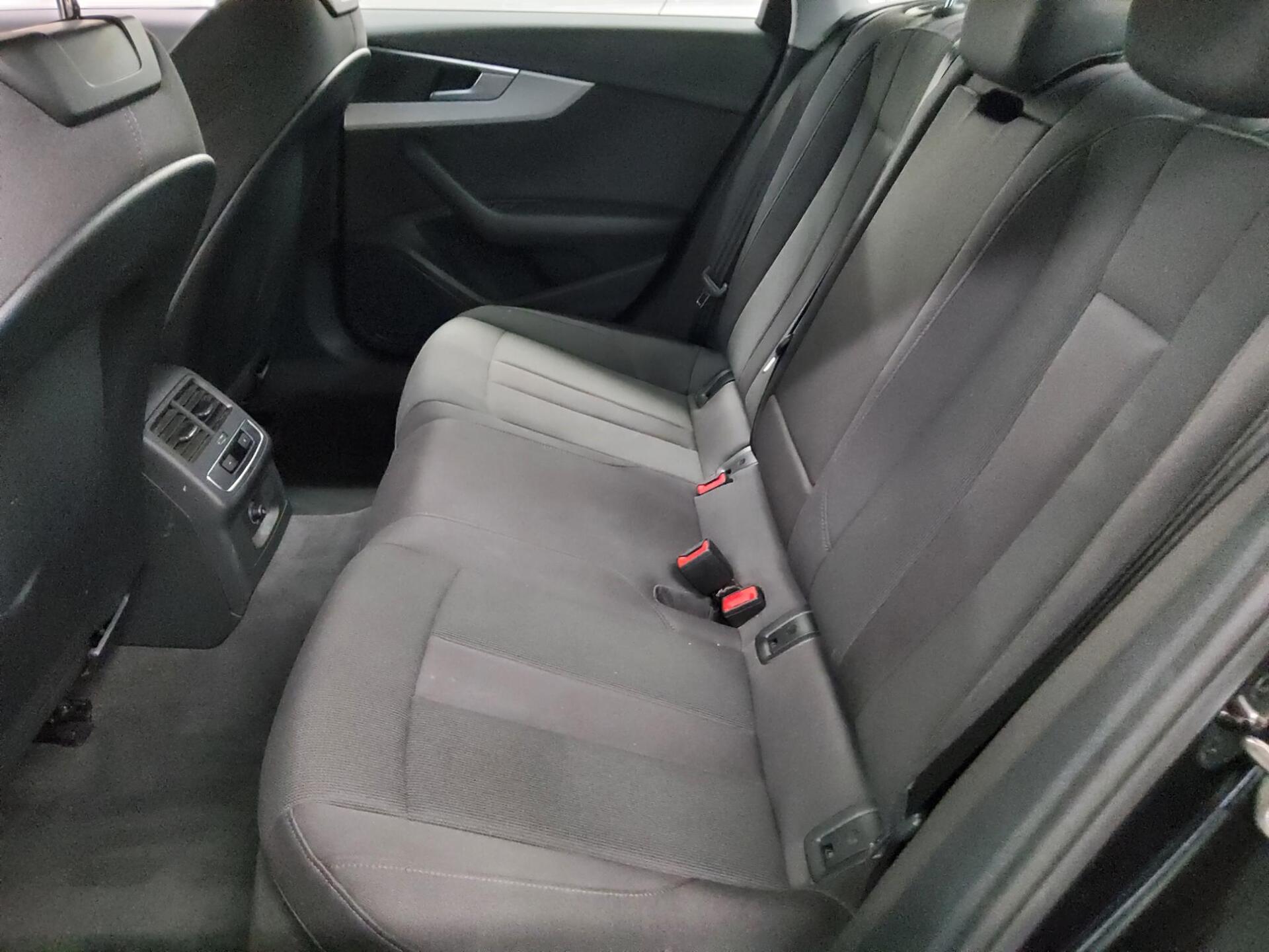 Audi A4 40 TFSI advanced Navi vc LED RfK ACC Sports. 13