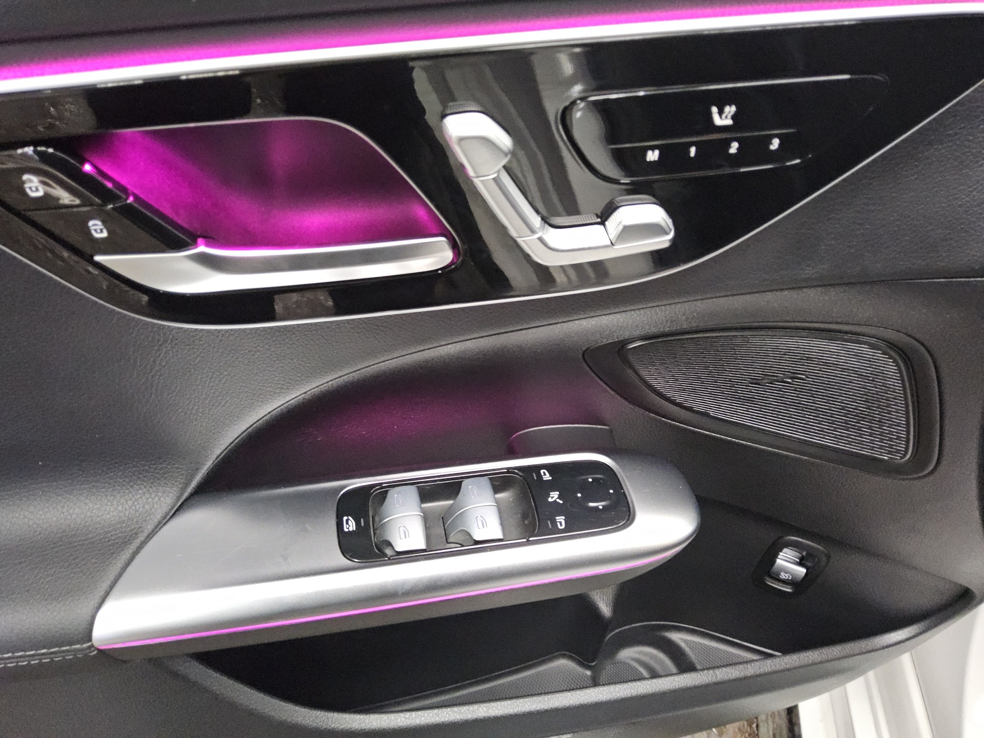 Mercedes-Benz C 220 T d AMG-Line Navi LED Distronic+ Sound Shz 10