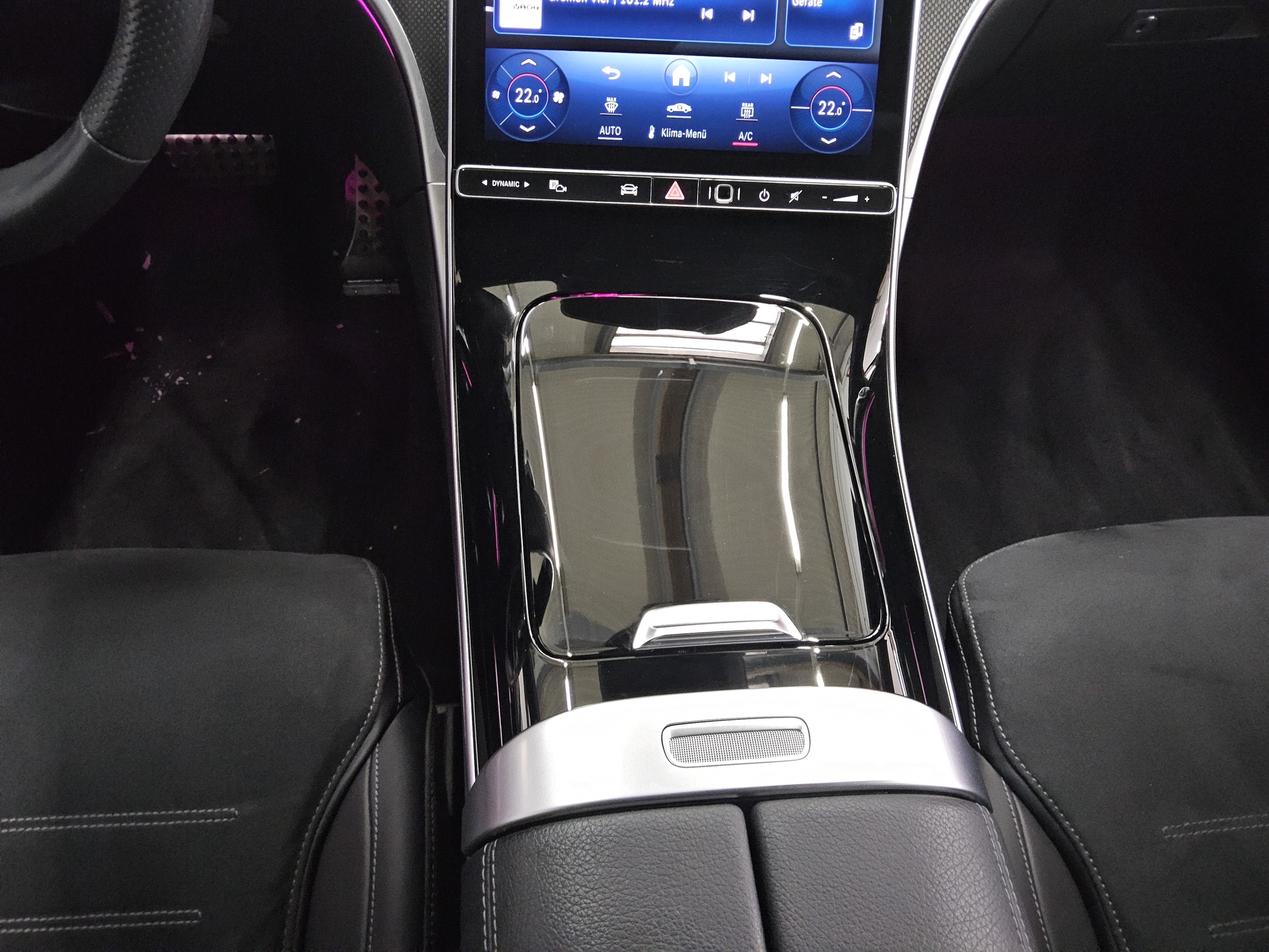 Mercedes-Benz C 220 T d AMG-Line Navi LED Distronic+ Sound Shz 6