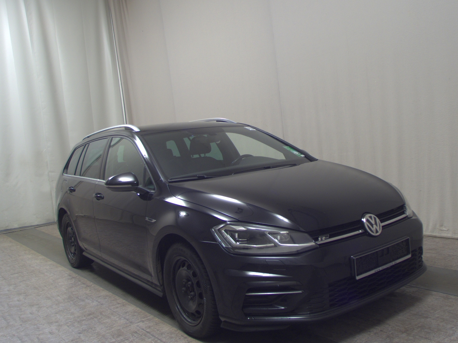 Volkswagen Golf-7 Var. 2.0 TDI R-Line LED AHK RfK ACC 3