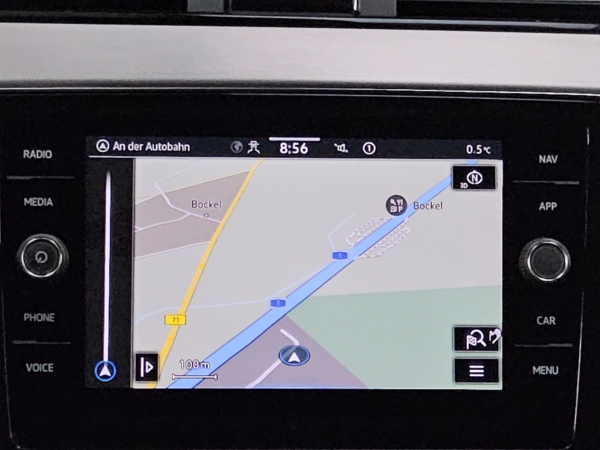 Volkswagen Passat Var. 2.0 TDI Elegance AHK DC Navi LED RFK 7