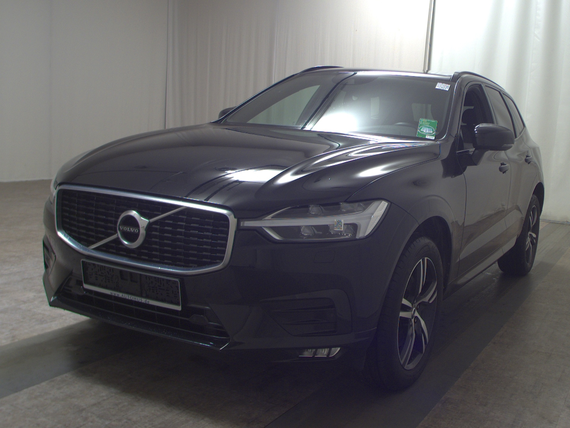 Volvo XC60 B5 AWD R-Design Navi LED+ H-K AHK RFK 2