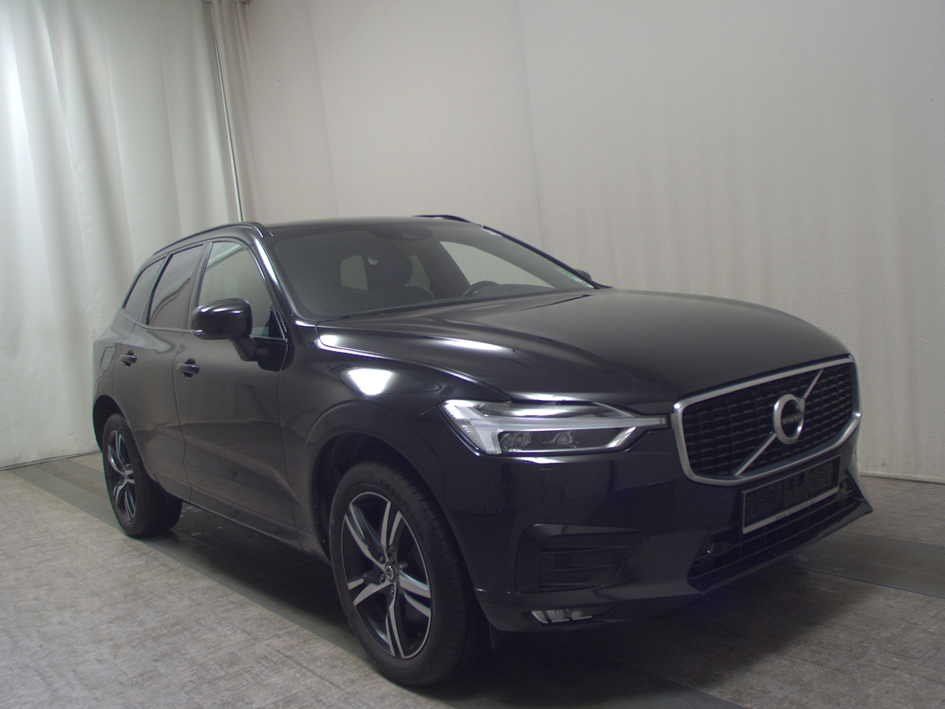 Volvo XC60 B5 AWD R-Design Navi LED+ H-K AHK RFK 3