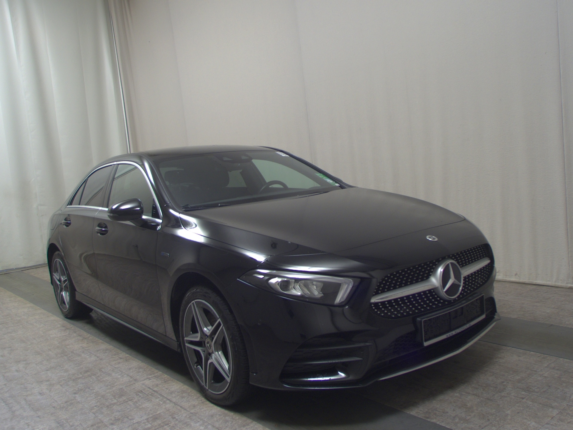 Mercedes-Benz A 250 Lim. e AMG-Line Navi LED Sound Kamera 3