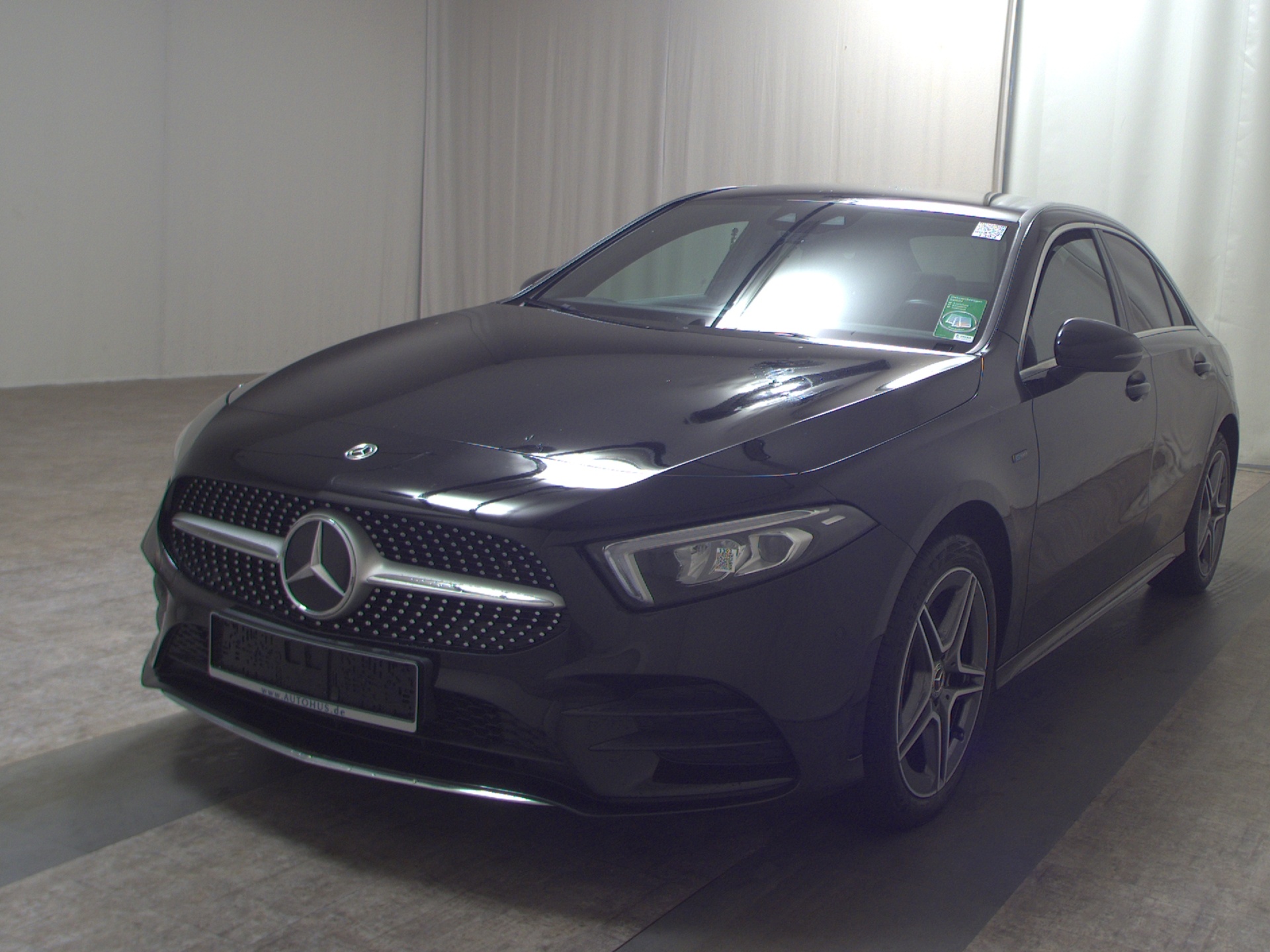 Mercedes-Benz A 250 Lim. e AMG-Line Navi LED Sound Kamera 2