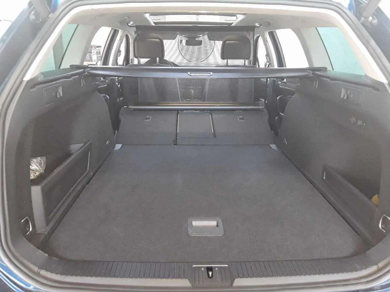 Volkswagen Passat Variant GTE 1.4 TSI Navi LED DC-Pro Pano 11