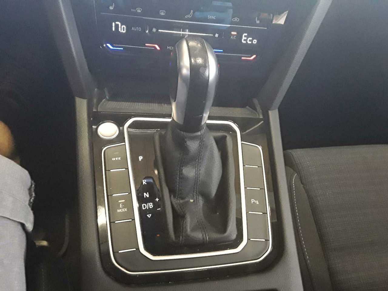 Volkswagen Passat Variant GTE 1.4 TSI Navi LED DC-Pro Pano 12