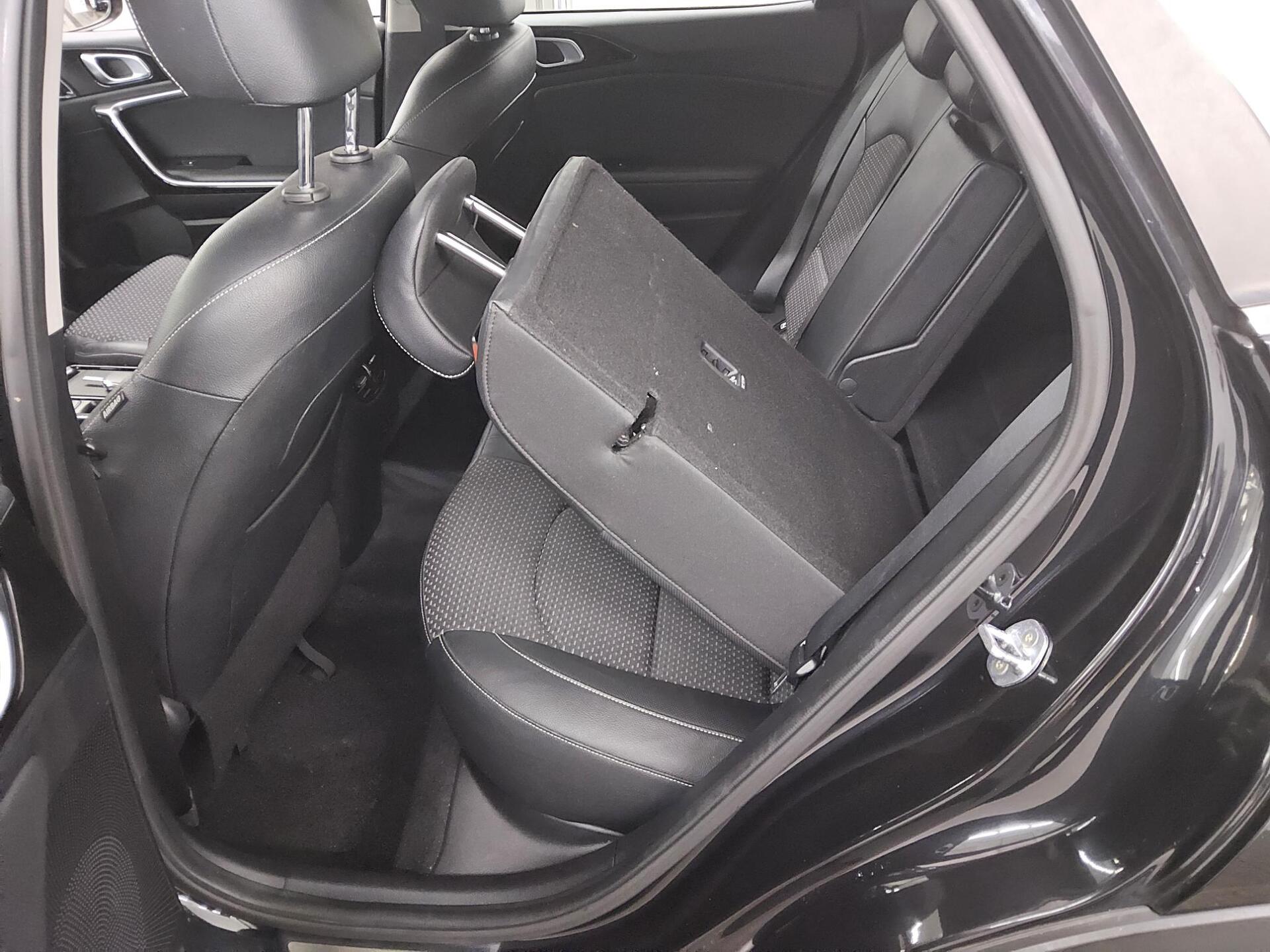 Kia cee'd 1.6 CRDI Spirit T-Leder Navi LED Sound JBL 12