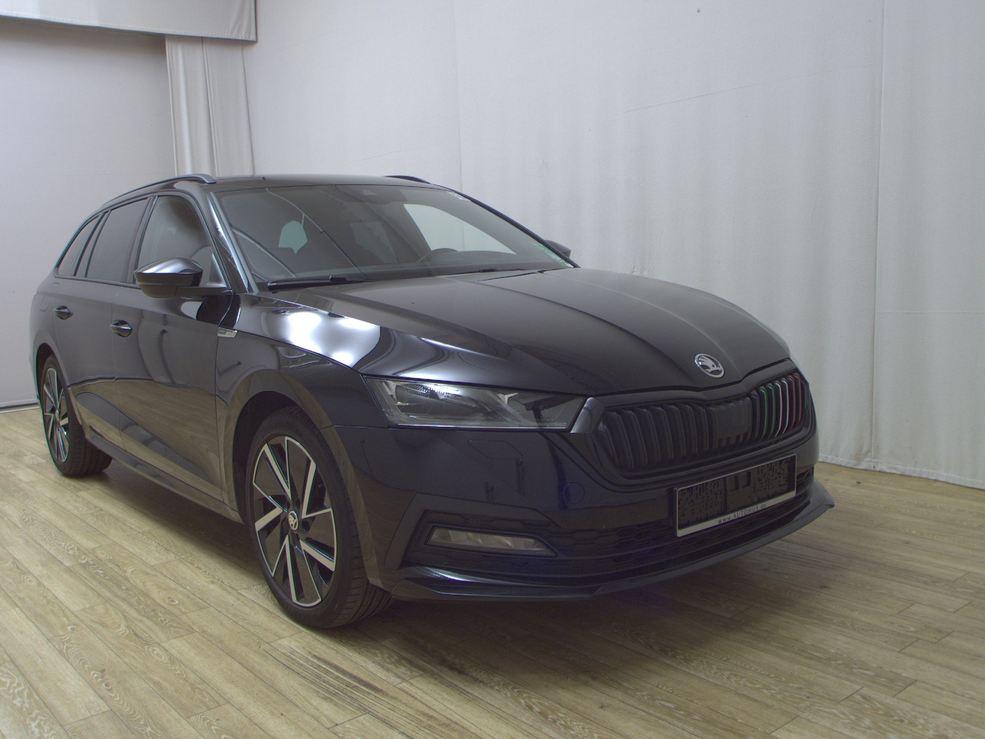 Skoda Octavia Kombi 2.0 TDI SportLine Navi LED RFK HuD 3