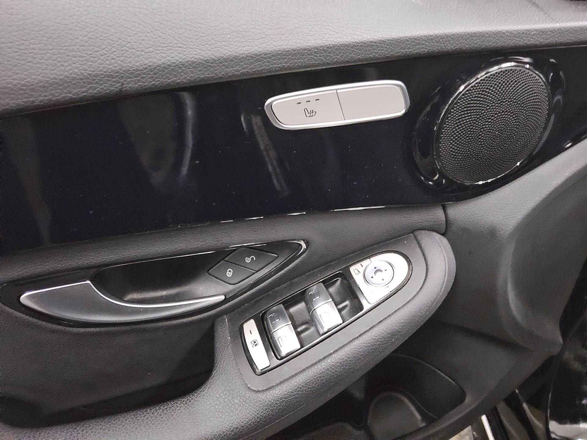 Mercedes-Benz C 300 de Avantgarde Navi LED AHK 9