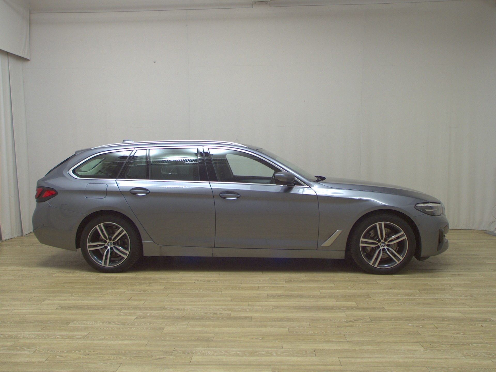 BMW 530e Touring Leder Navi LED LC-Pro Pano H-K RFK