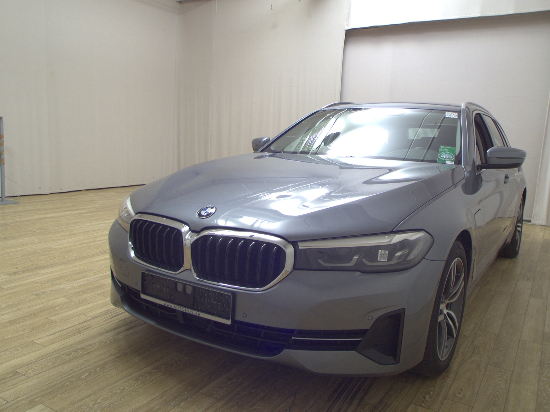 BMW 530e Touring Leder Navi LED LC-Pro Pano H-K RFK 2