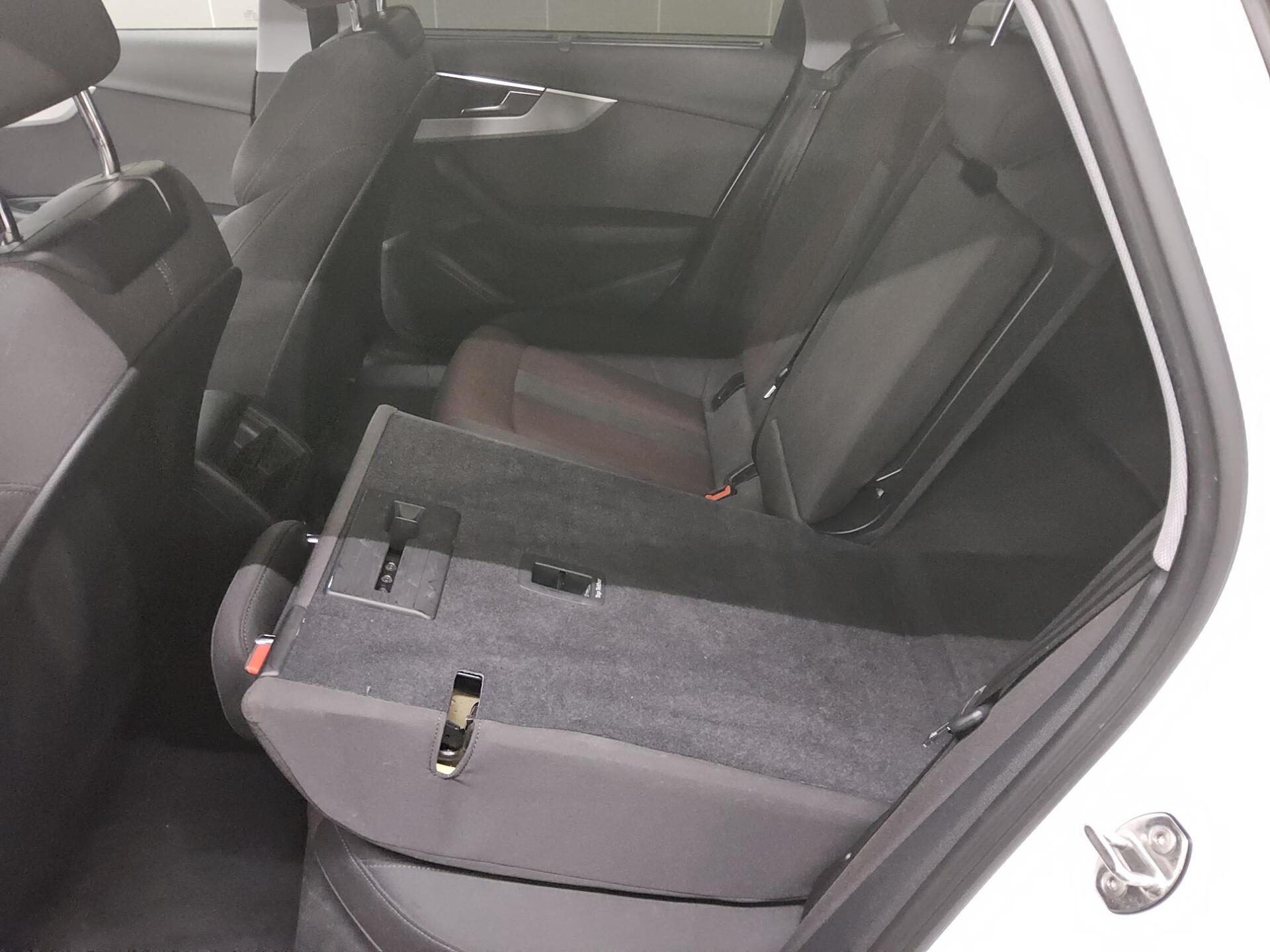 Audi A4 Avant 2.0 TFSI S-Line Ext. Navi+ LED AHK 13