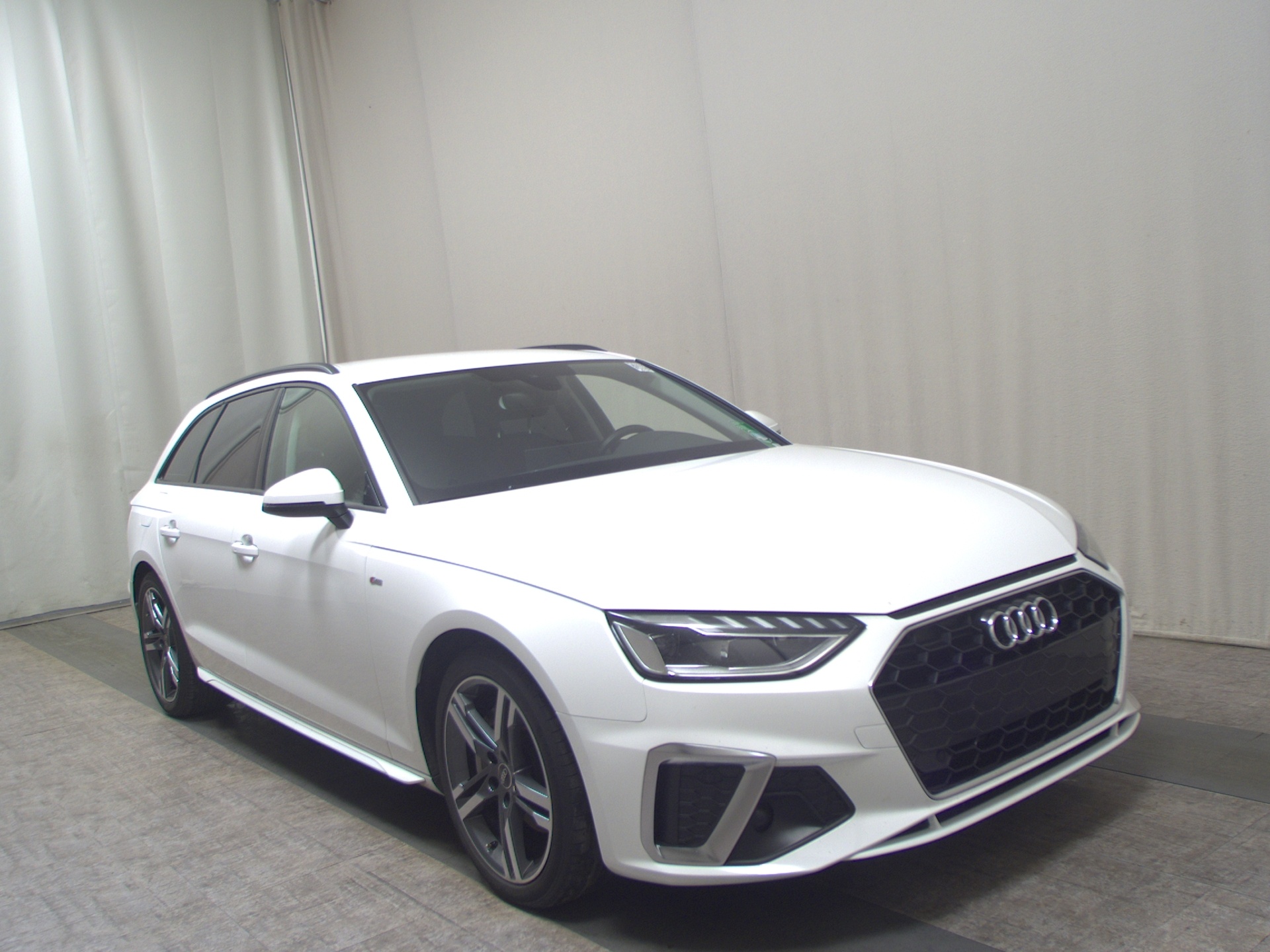 Audi A4 Avant 2.0 TFSI S-Line Ext. Navi+ LED AHK 3