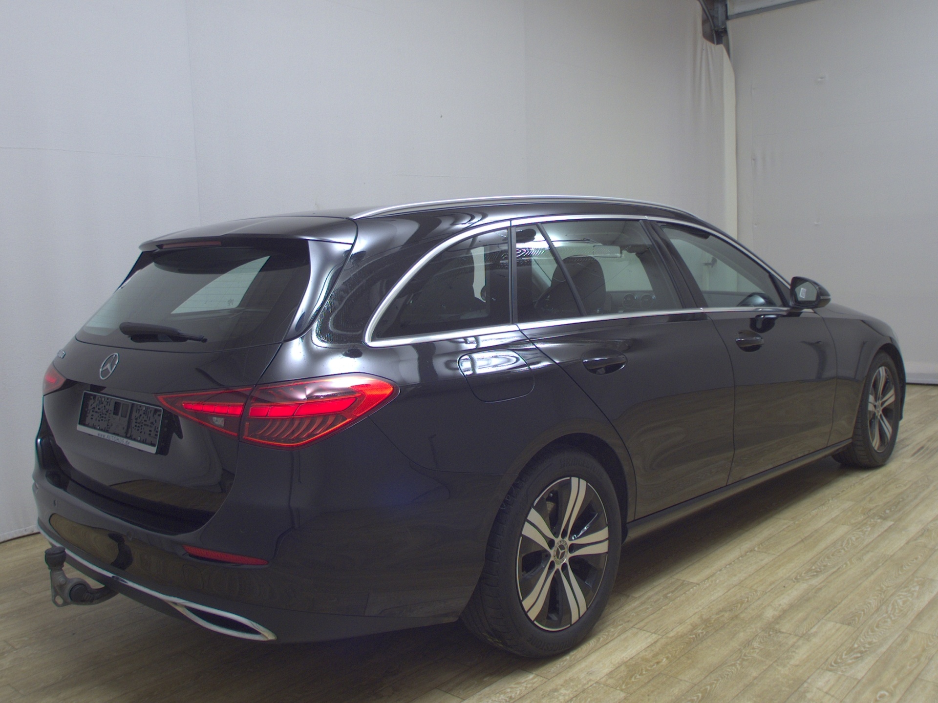 Mercedes-Benz C 200 T d Avantgarde Navi LED RfK AHK PDC Shz 4