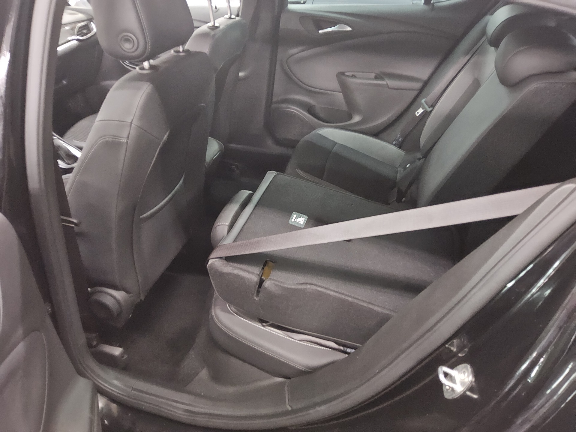 Opel Astra 1.5 D Business Ed. Navi LED RFK 13