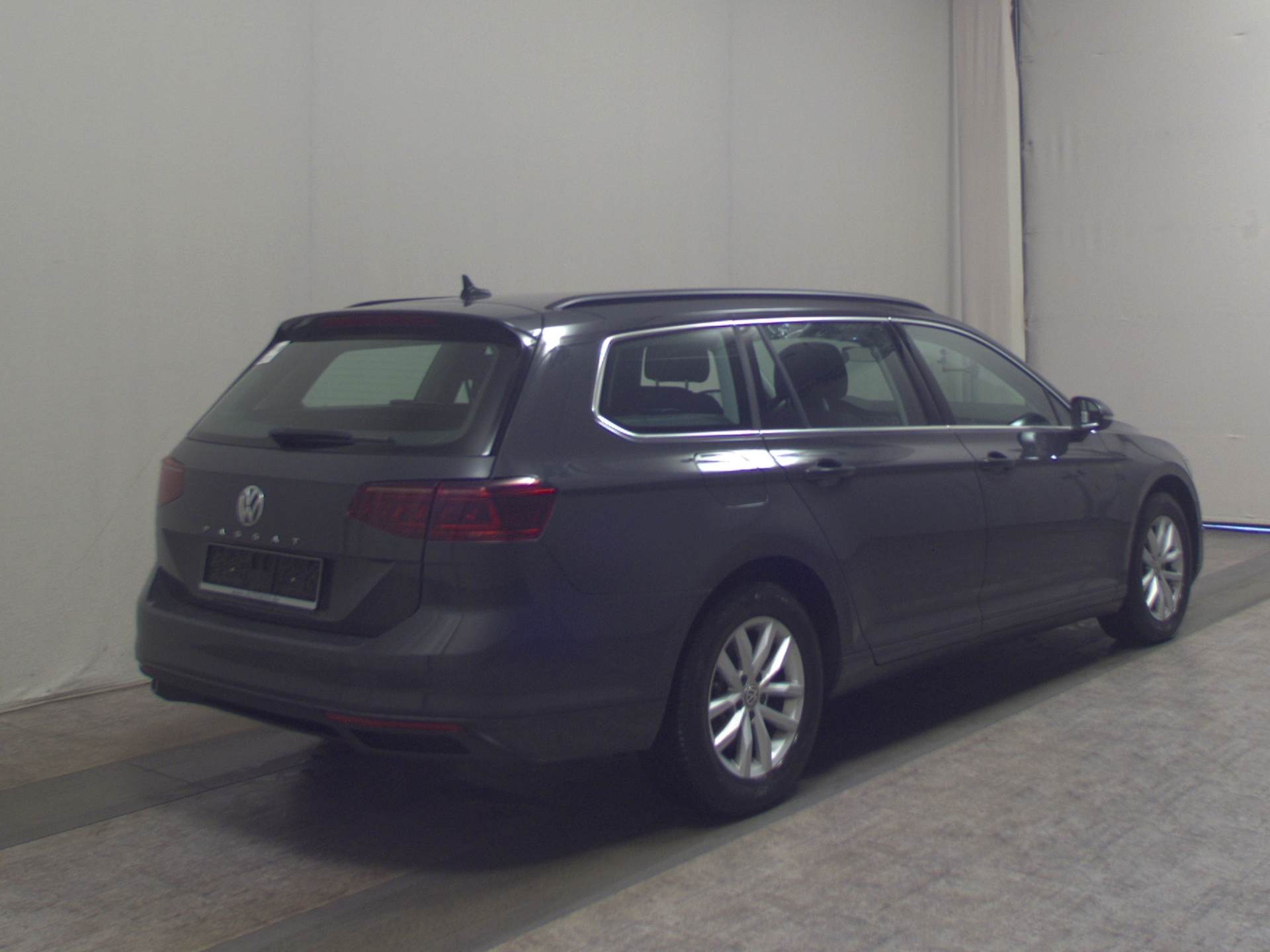 Volkswagen Passat Var. 2.0 TDI Business Navi IQ.Light AID 4