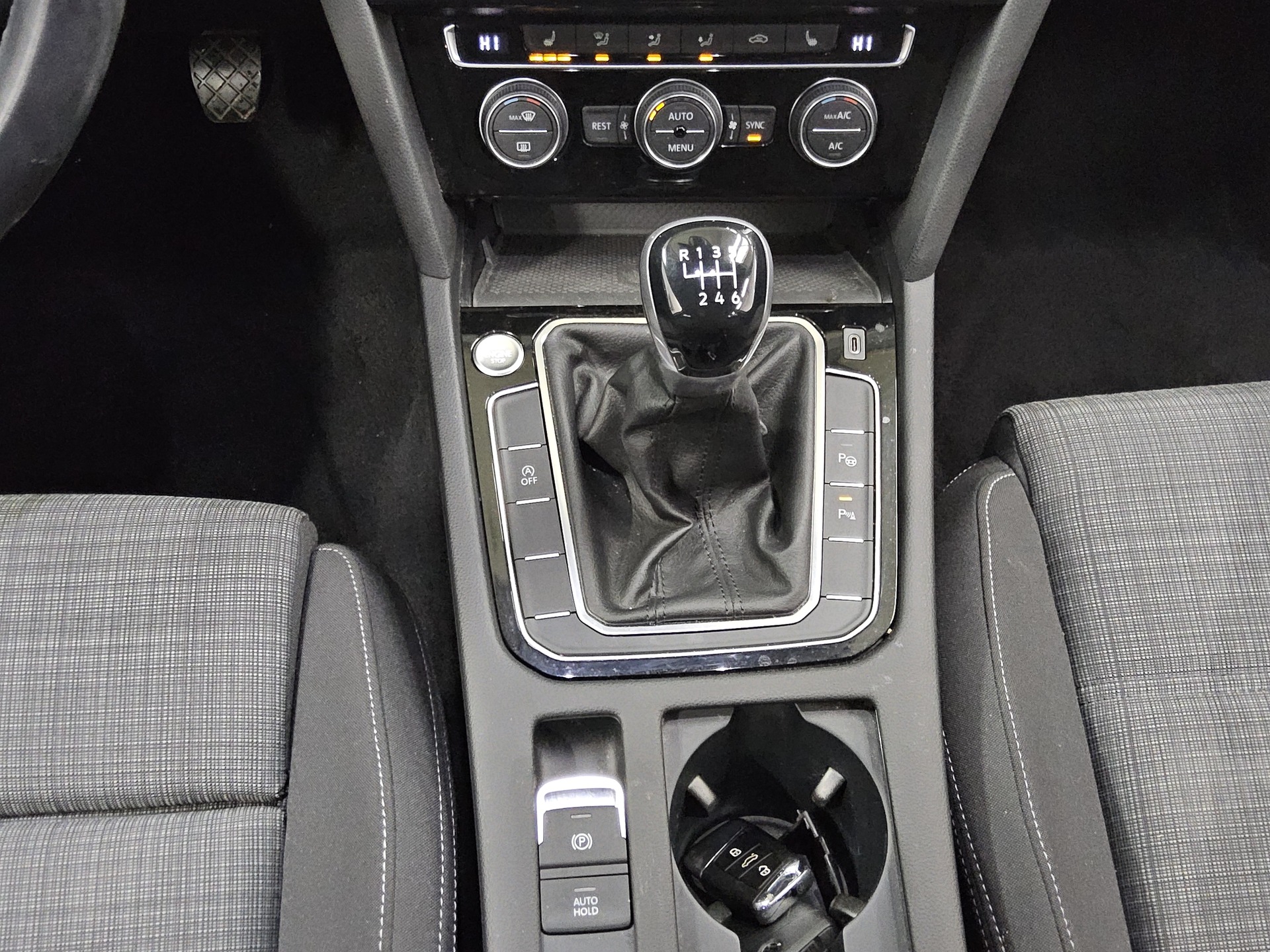 Volkswagen Passat Var. 2.0 TDI Business Navi IQ.Light AID 6