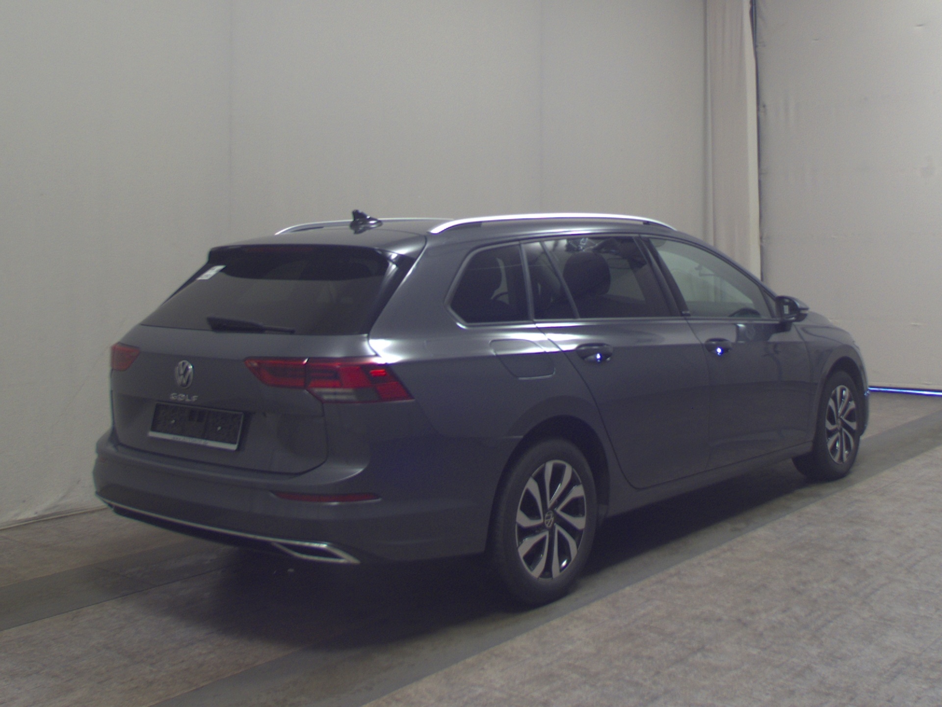 Volkswagen Golf-8 Var. 2.0 TDI Active Navi DC LED ACC 4