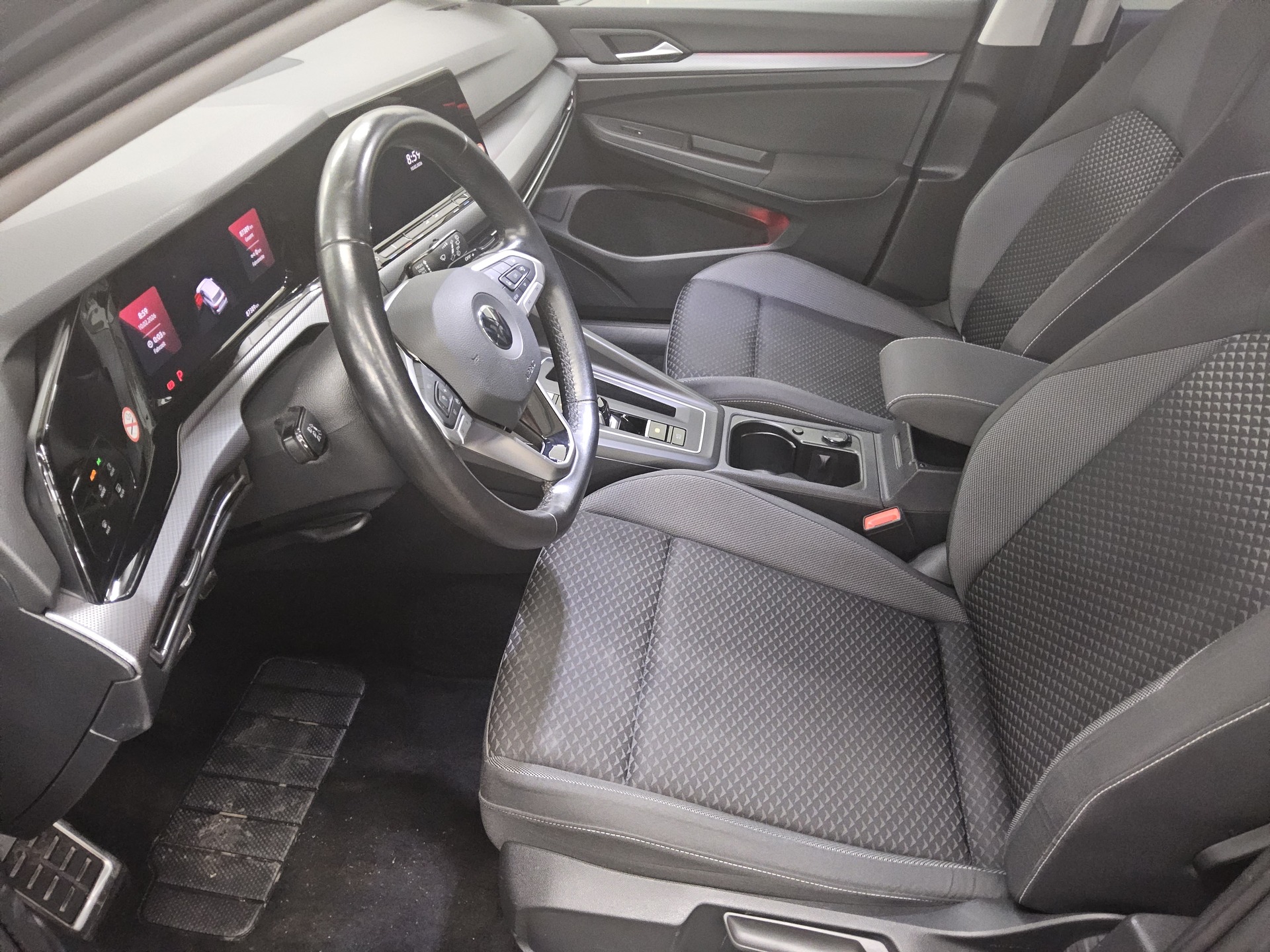 Volkswagen Golf-8 Var. 2.0 TDI Active Navi DC LED ACC 9