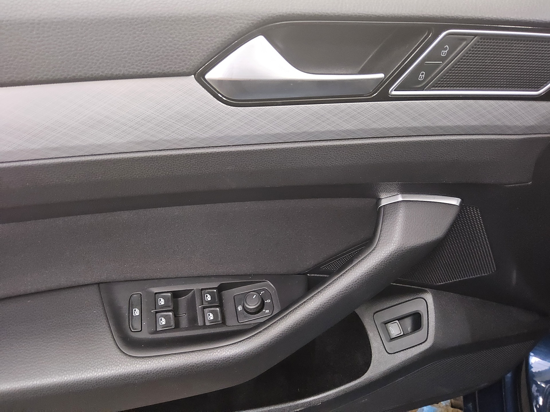Volkswagen Passat Var. 2.0 TDI Business Navi LED ACC RFK 9