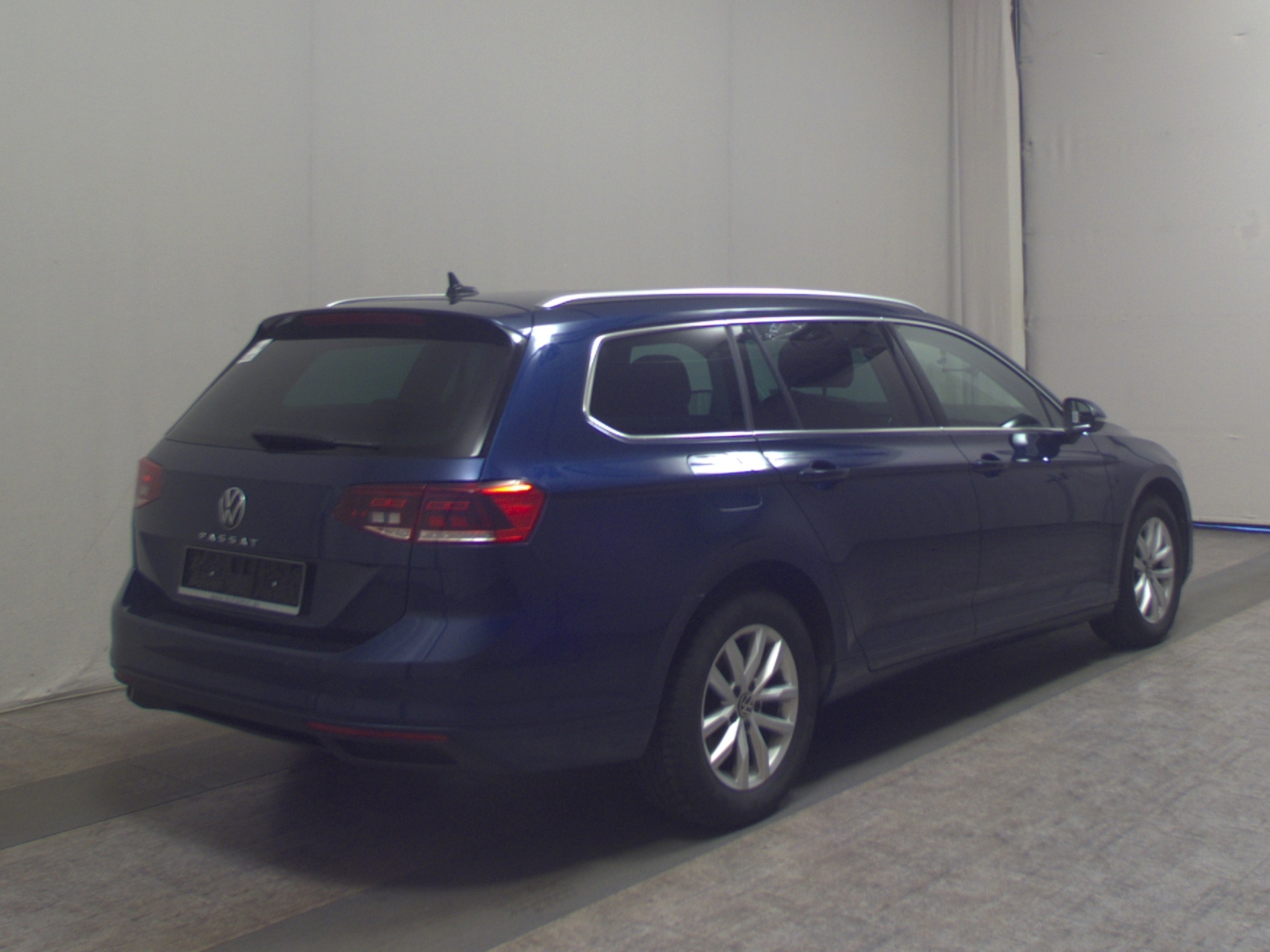 Volkswagen Passat Var. 2.0 TDI Business Navi LED ACC RFK 4