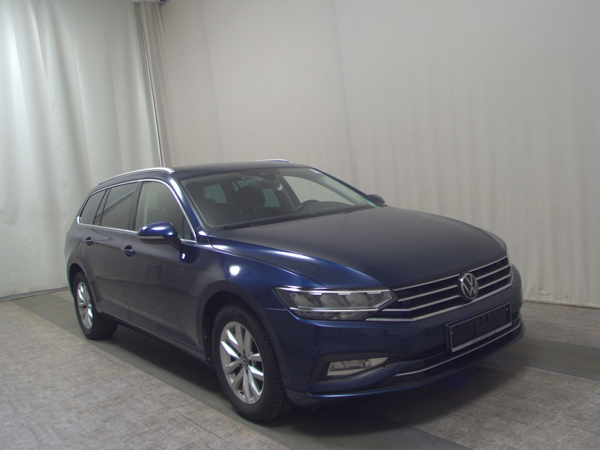 Volkswagen Passat Var. 2.0 TDI Business Navi LED ACC RFK 3