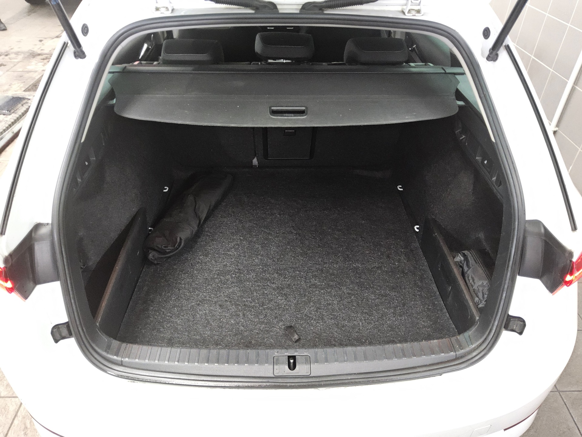 Skoda Octavia Kombi 2.0 TDI Tour Navi LED vc ACC 12