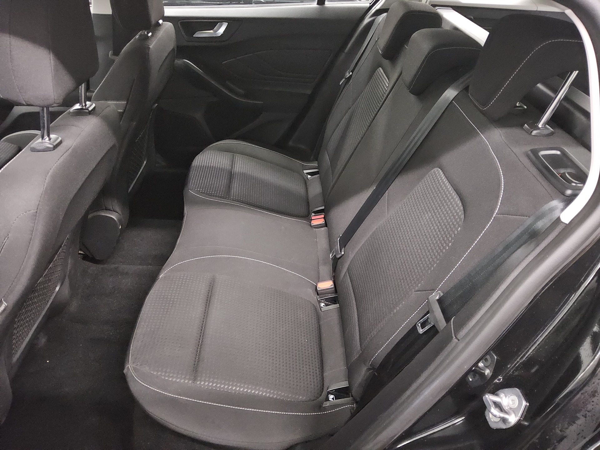 Ford Focus Turnier 1.5 EB Cool&Connect Navi LED DAB 12