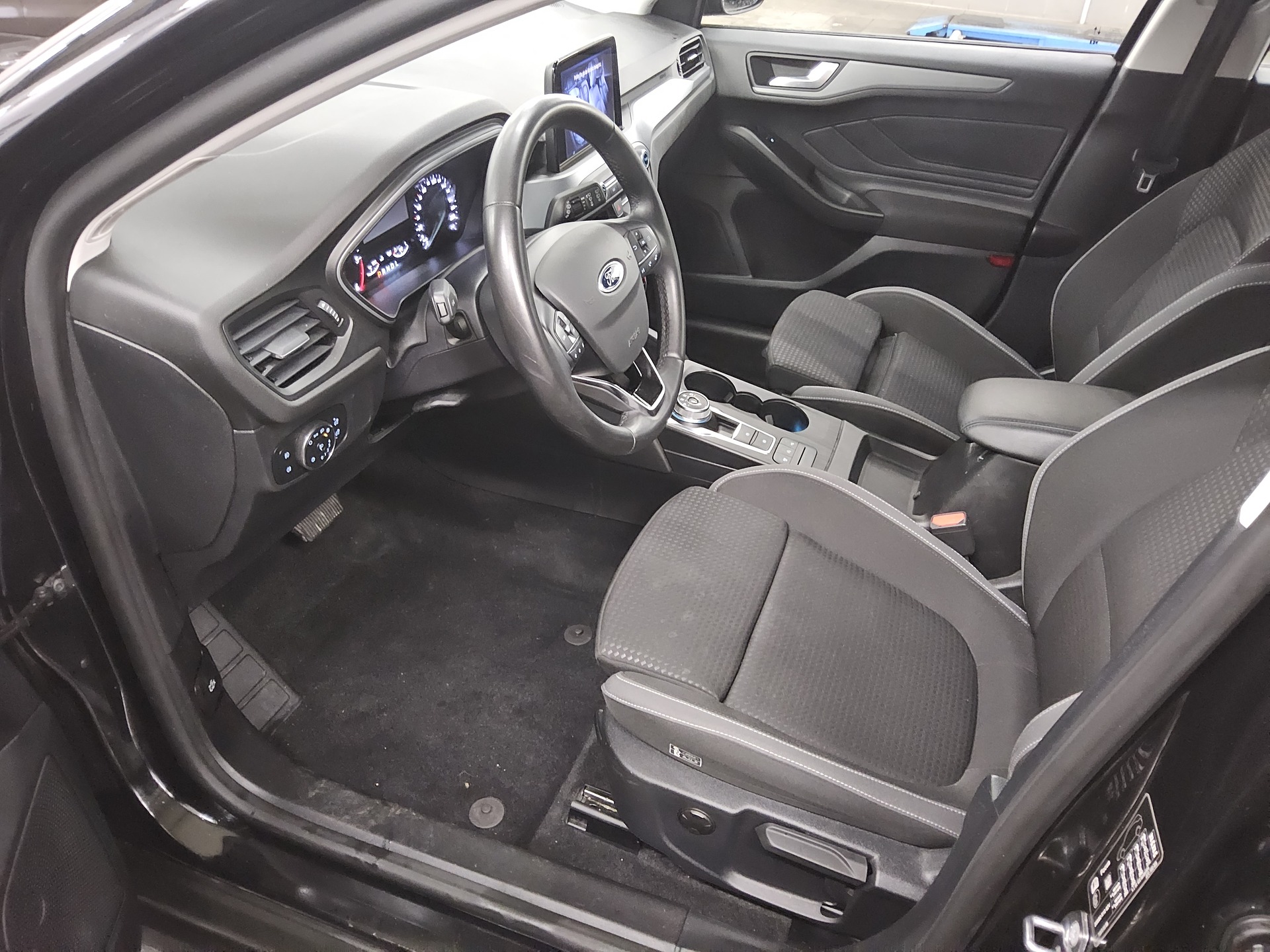 Ford Focus Turnier 1.5 EB Cool&Connect Navi LED DAB 8