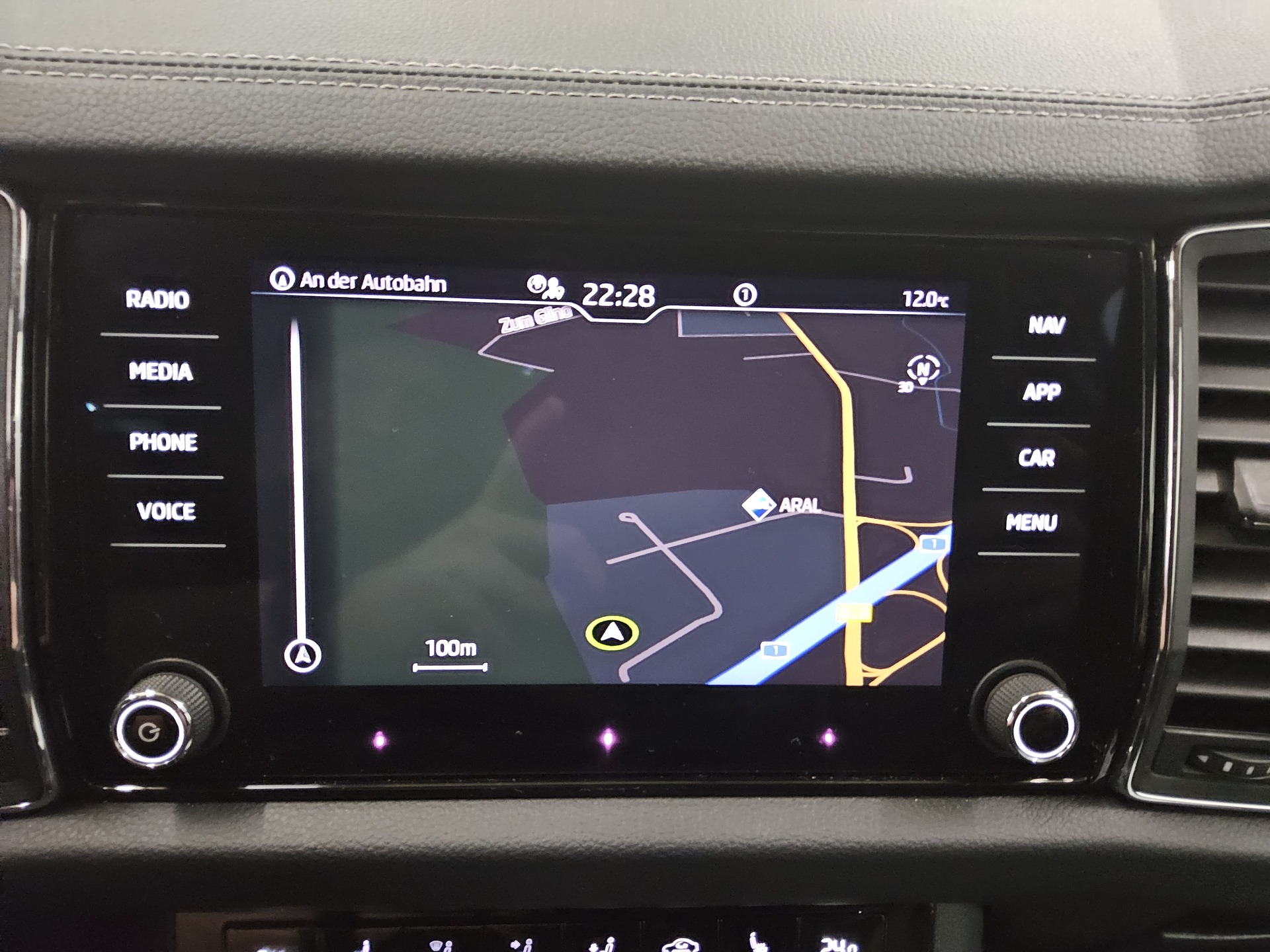 Skoda Kodiaq 2.0 TDI Tour Navi RfK LED ACC 7