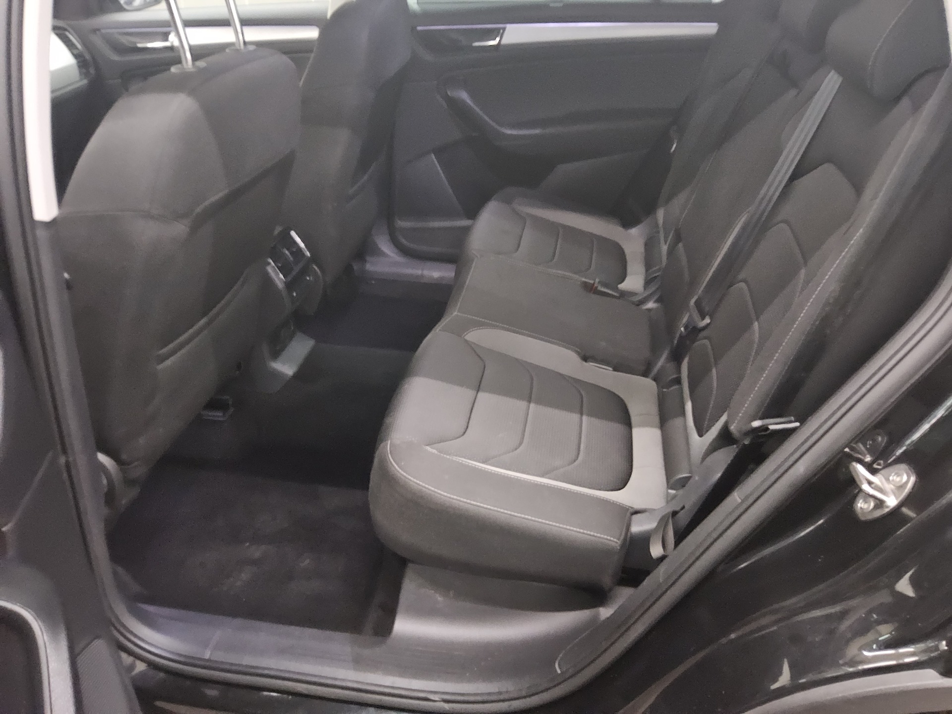 Skoda Kodiaq 2.0 TDI Tour Navi RfK LED ACC 12